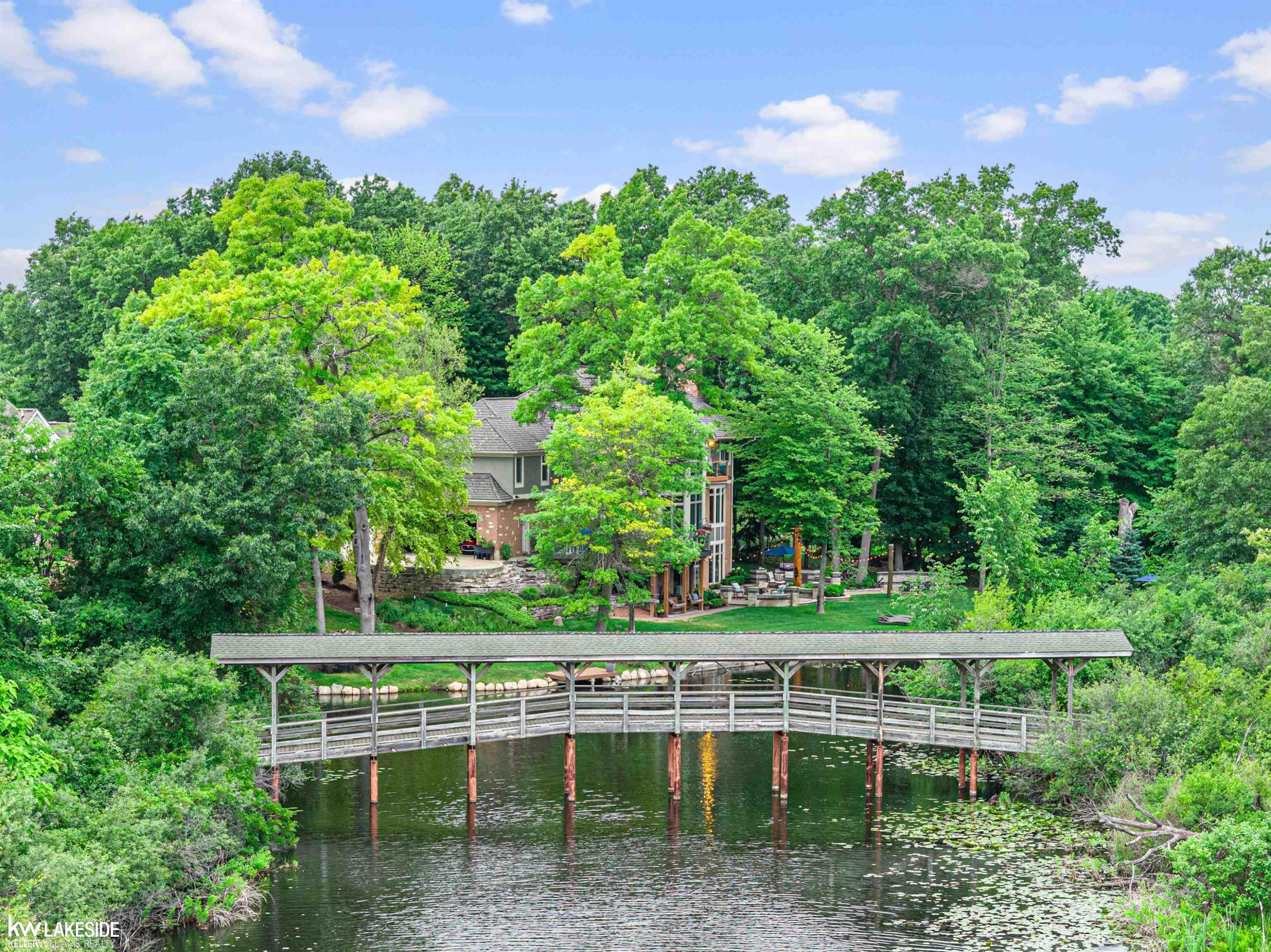 1868 Carsons Cove Cove, MI 48390 — Photo 19