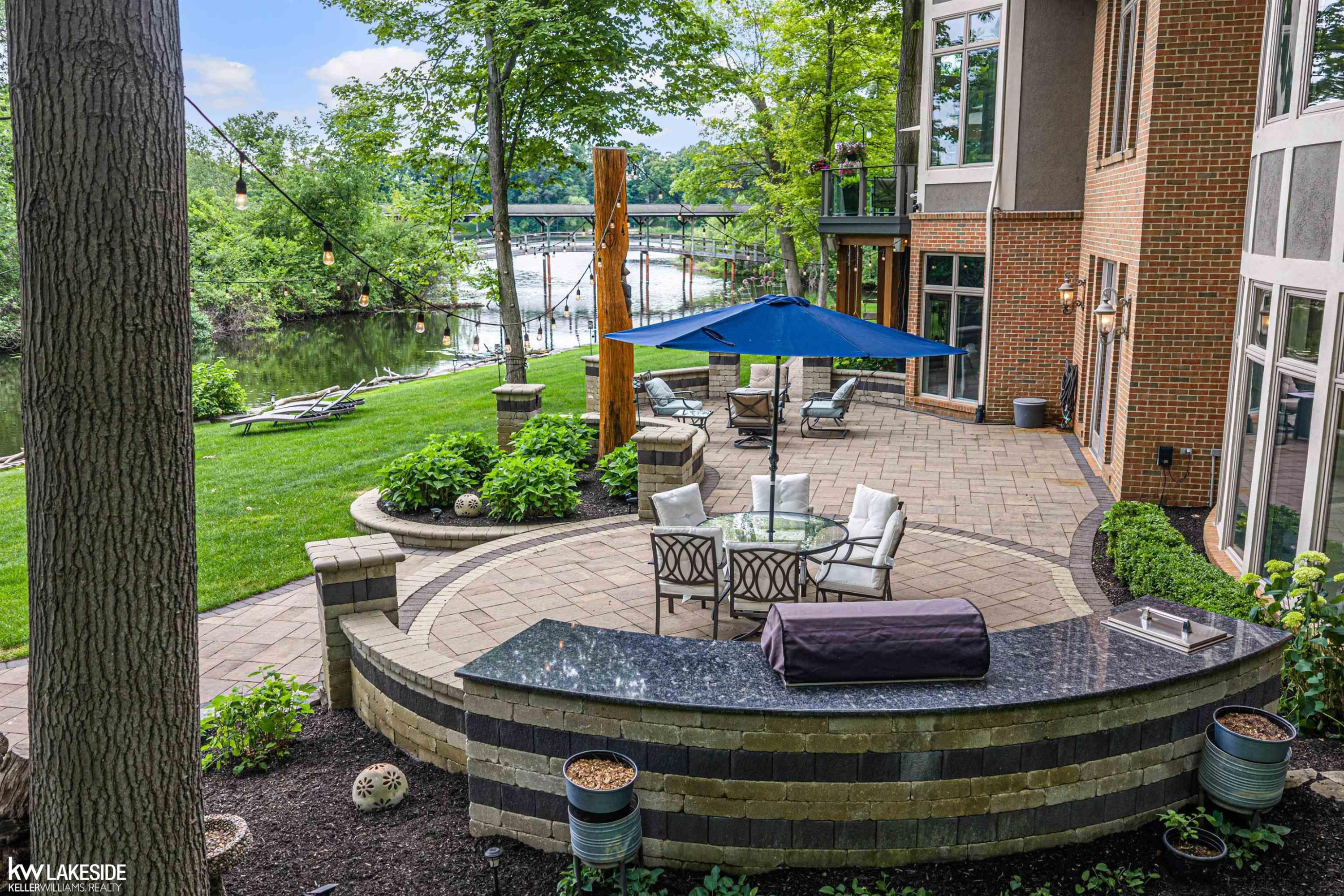 1868 Carsons Cove Cove, MI 48390 — Photo 23