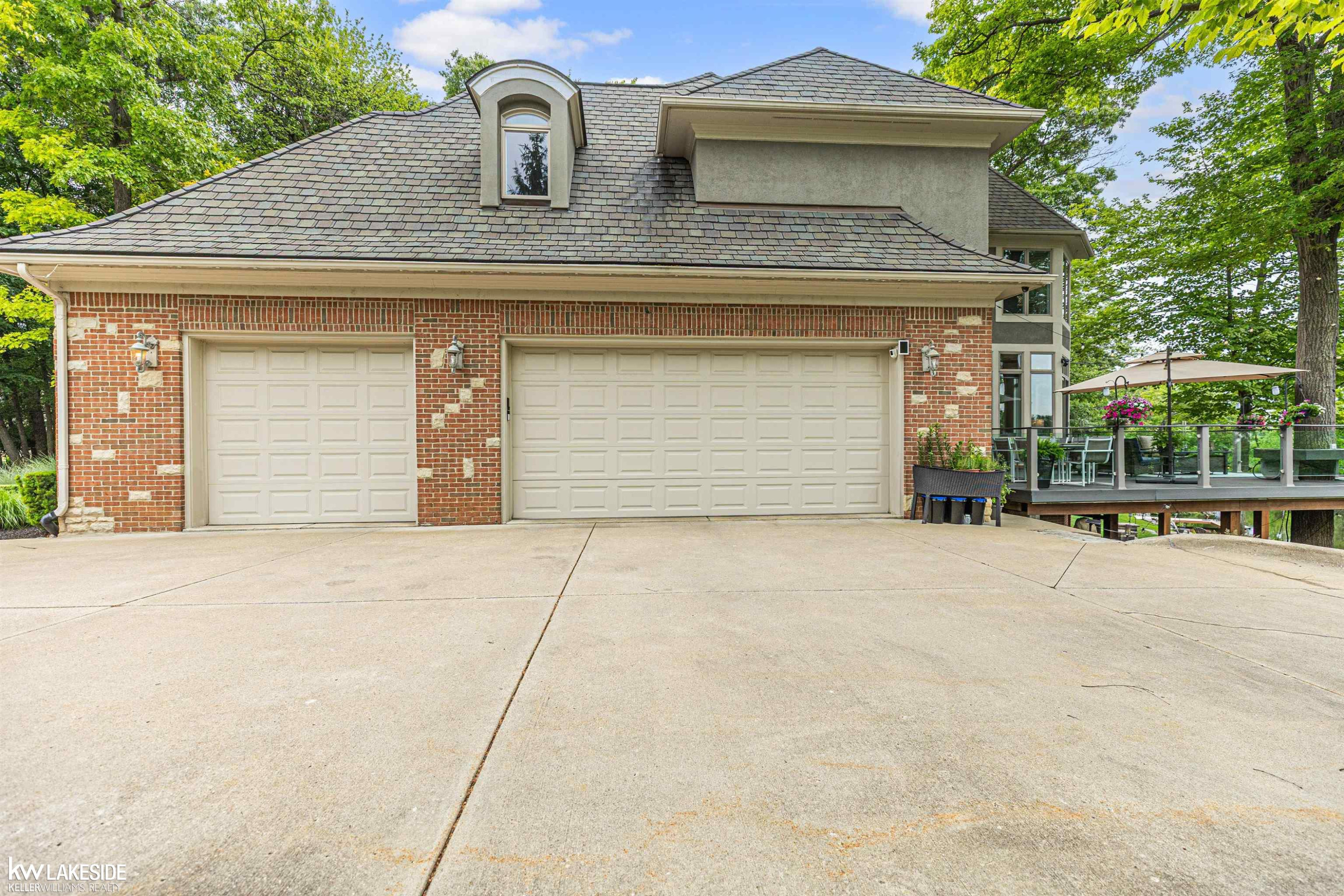 1868 Carsons Cove Cove, MI 48390 — Photo 25