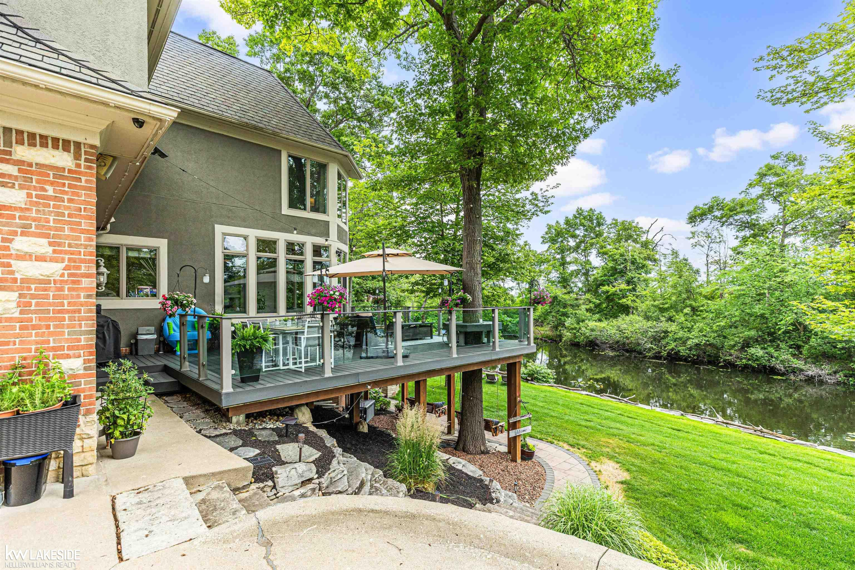 1868 Carsons Cove Cove, MI 48390 — Photo 26