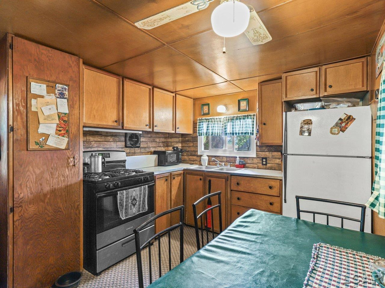 9216 Bass Drive, Reading, MI 49274 — Photo 5