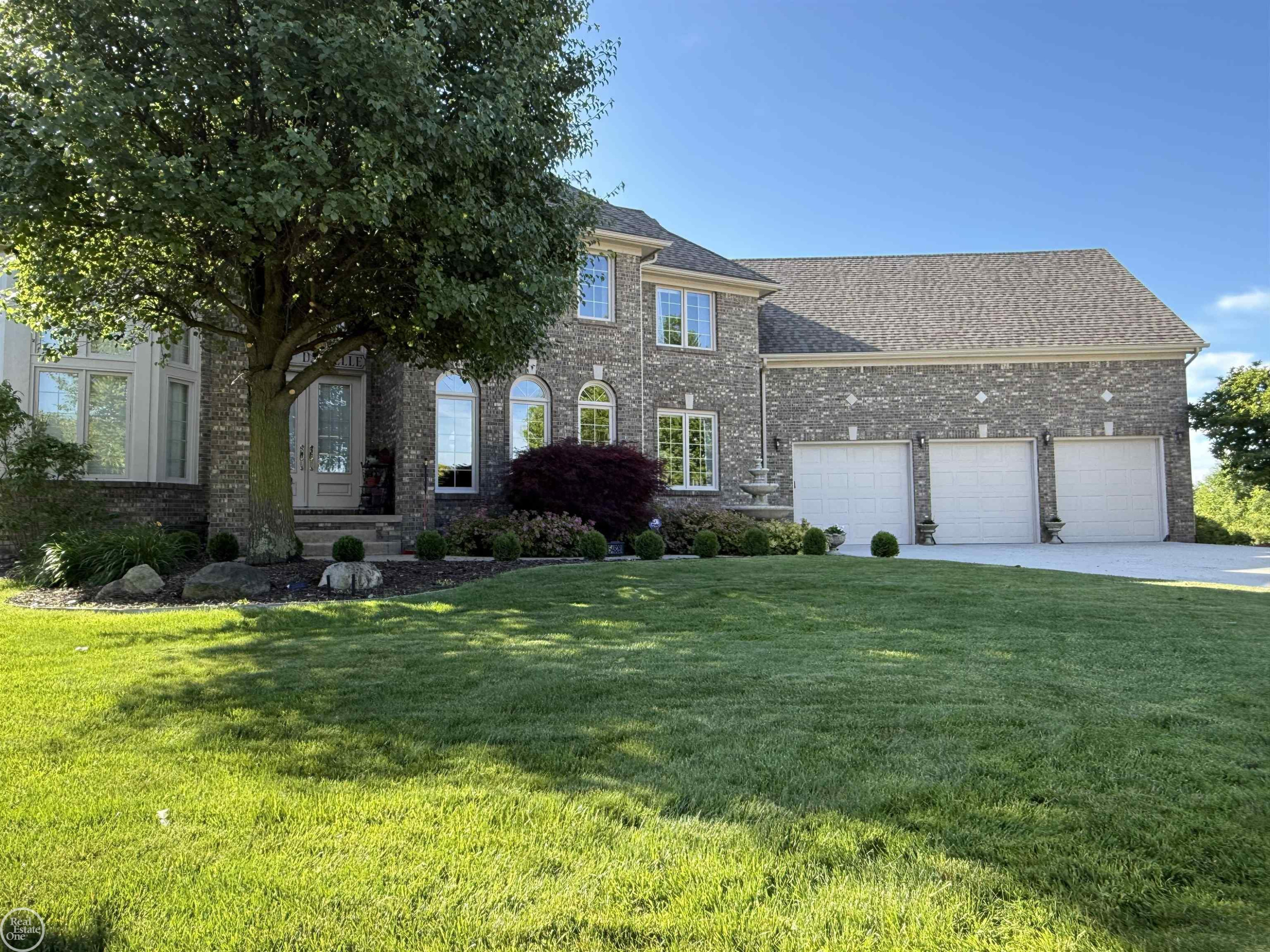 54828 Danielle Street, New Baltimore, MI 48047 — Photo 4