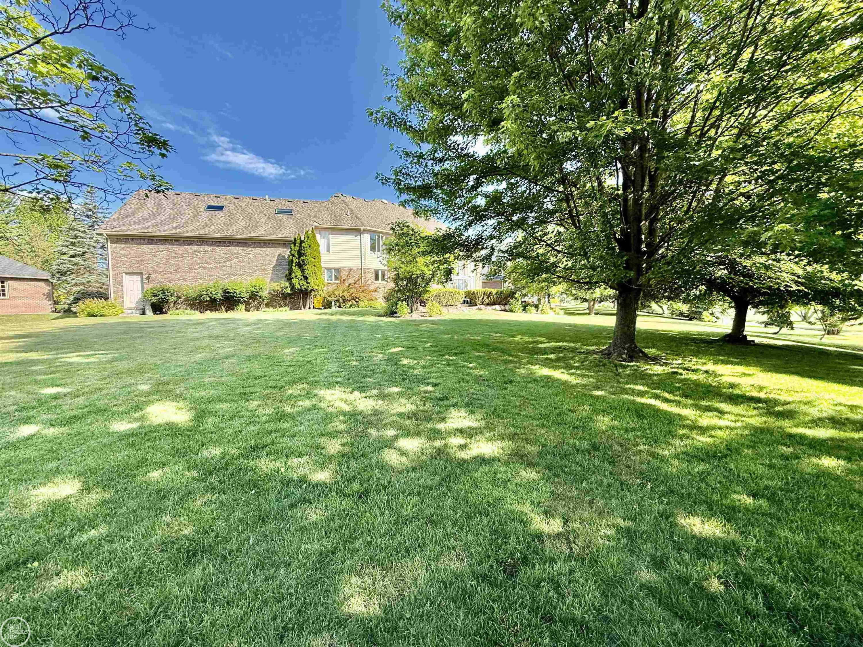 54828 Danielle Street, New Baltimore, MI 48047 — Photo 8