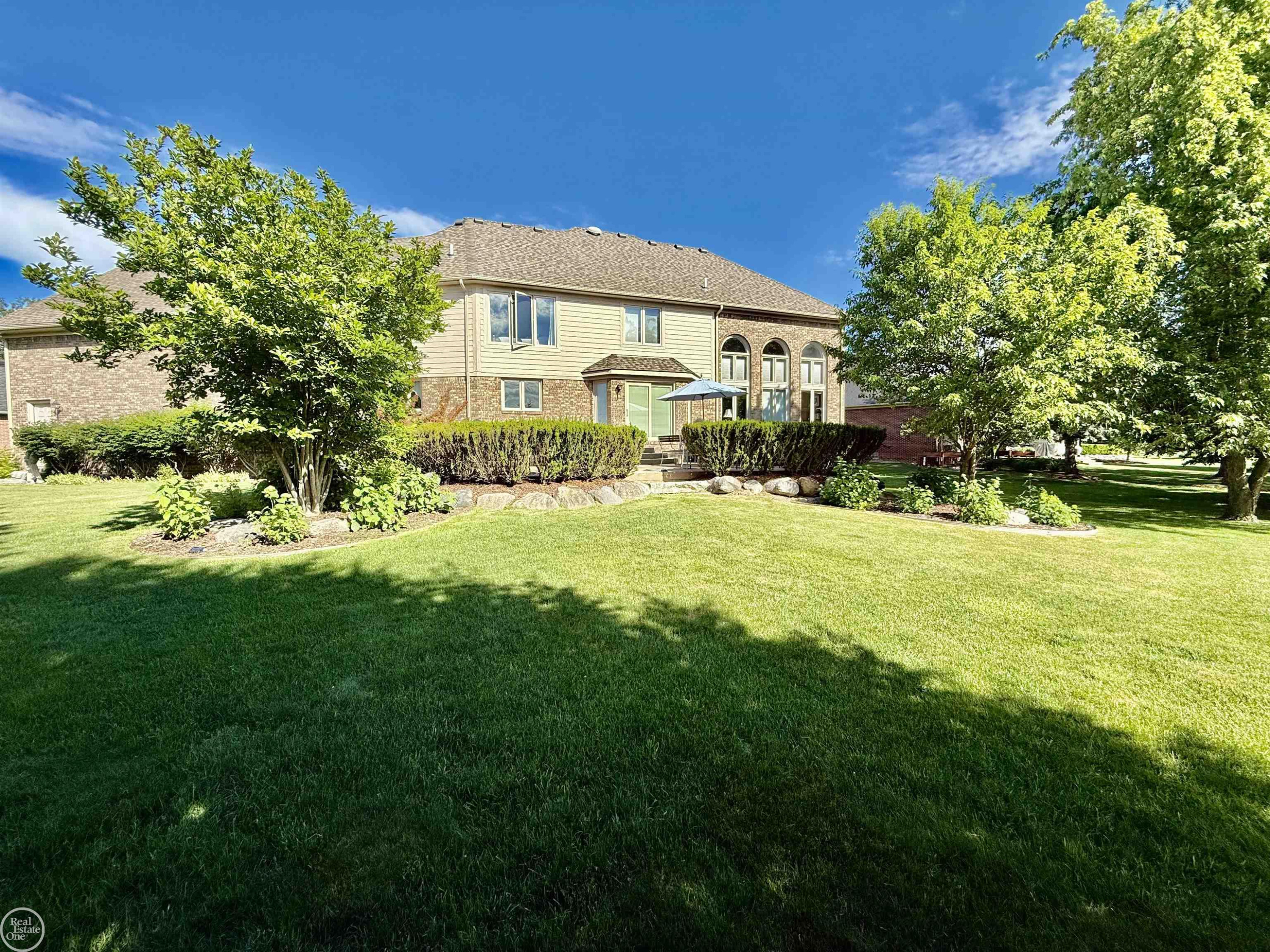 54828 Danielle Street, New Baltimore, MI 48047 — Photo 10