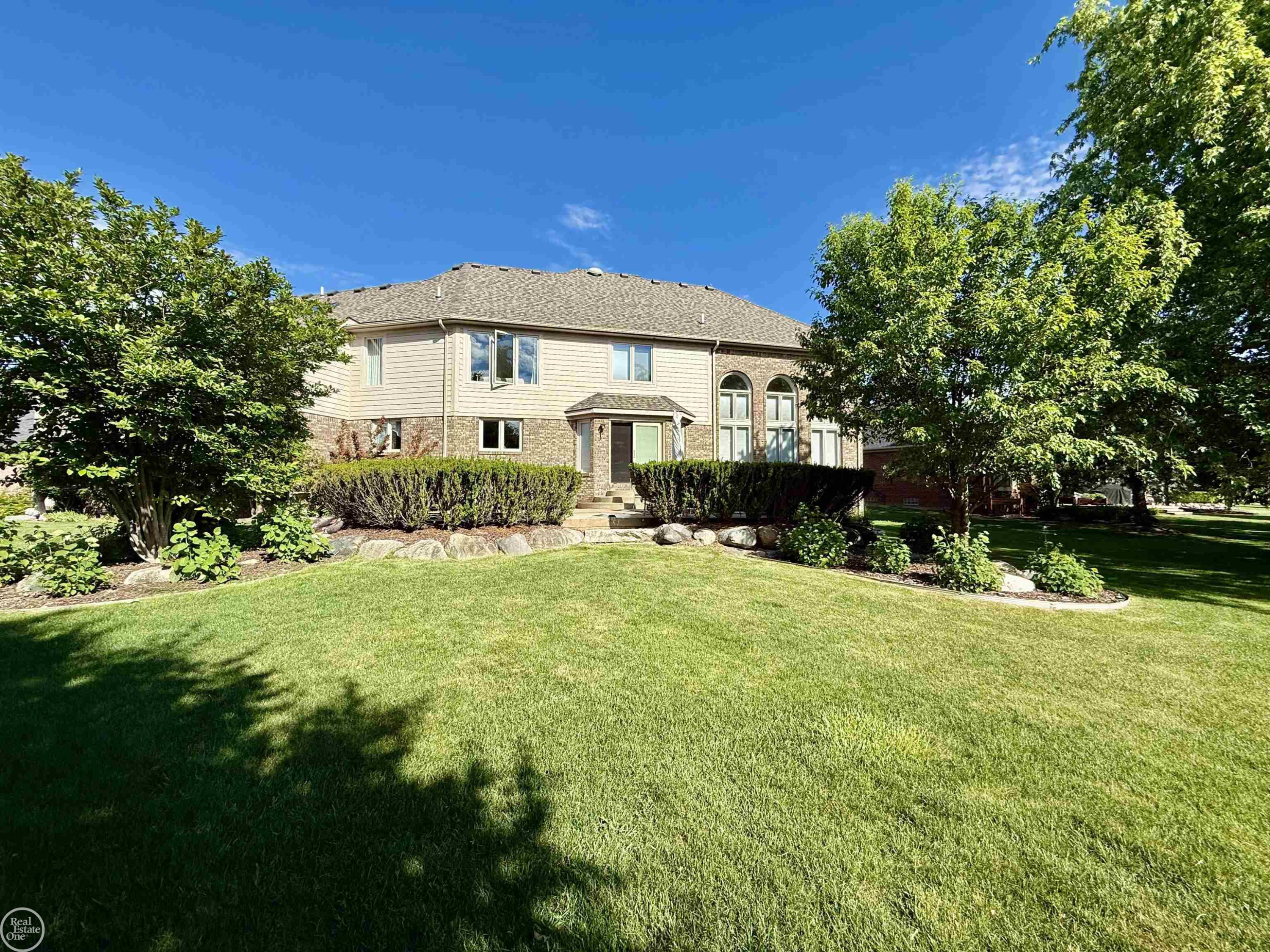 54828 Danielle Street, New Baltimore, MI 48047 — Photo 11