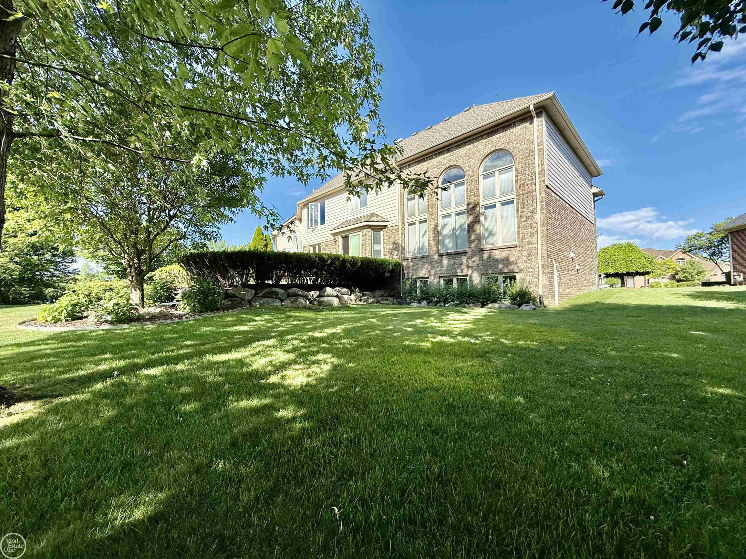 54828 Danielle Street, New Baltimore, MI 48047 — Photo 14