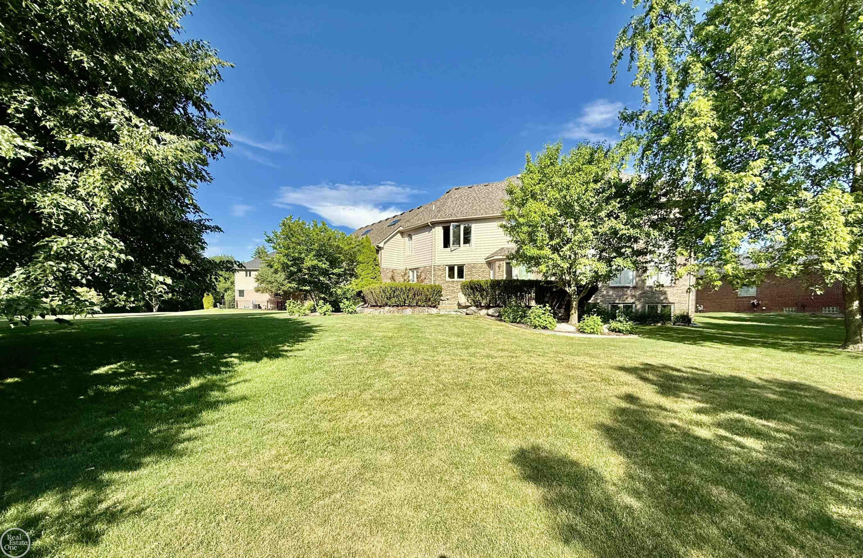 54828 Danielle Street, New Baltimore, MI 48047 — Photo 82