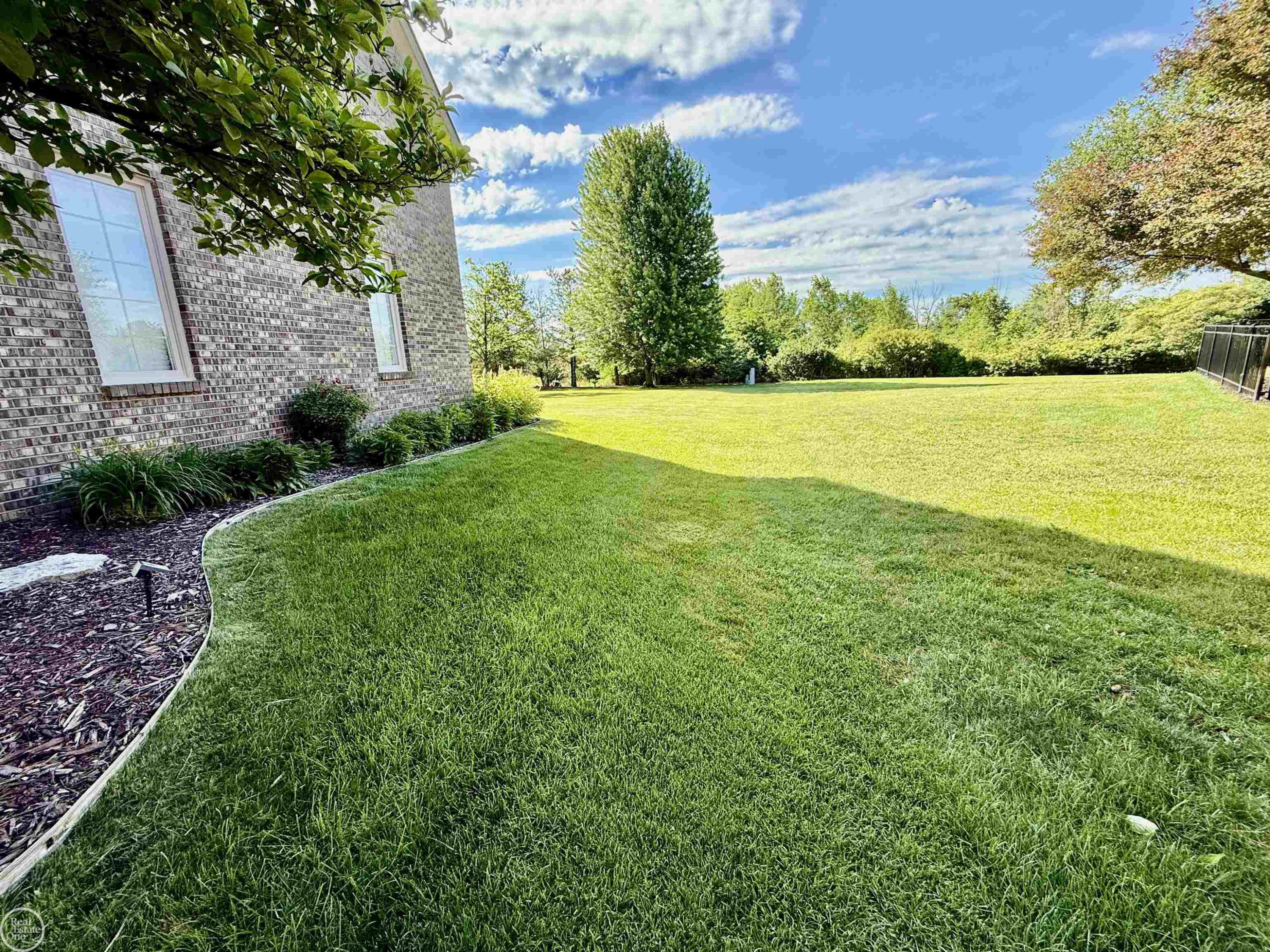54828 Danielle Street, New Baltimore, MI 48047 — Photo 87