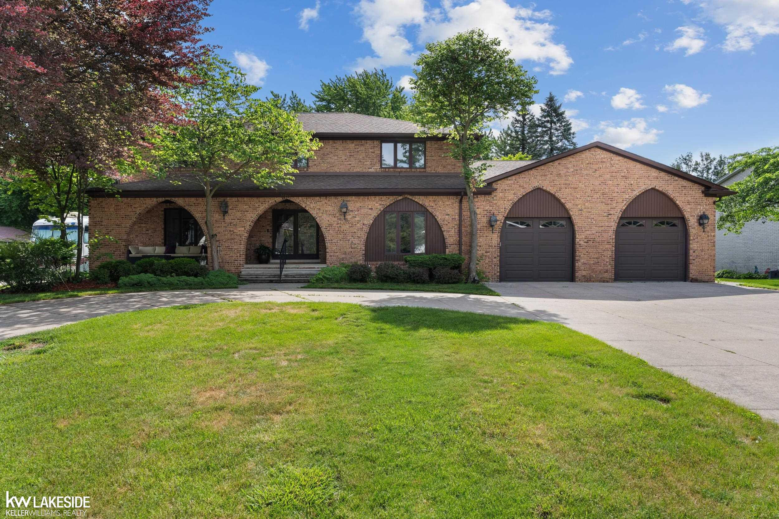 37900 Saddle Lane, Clinton Twp, MI 48036