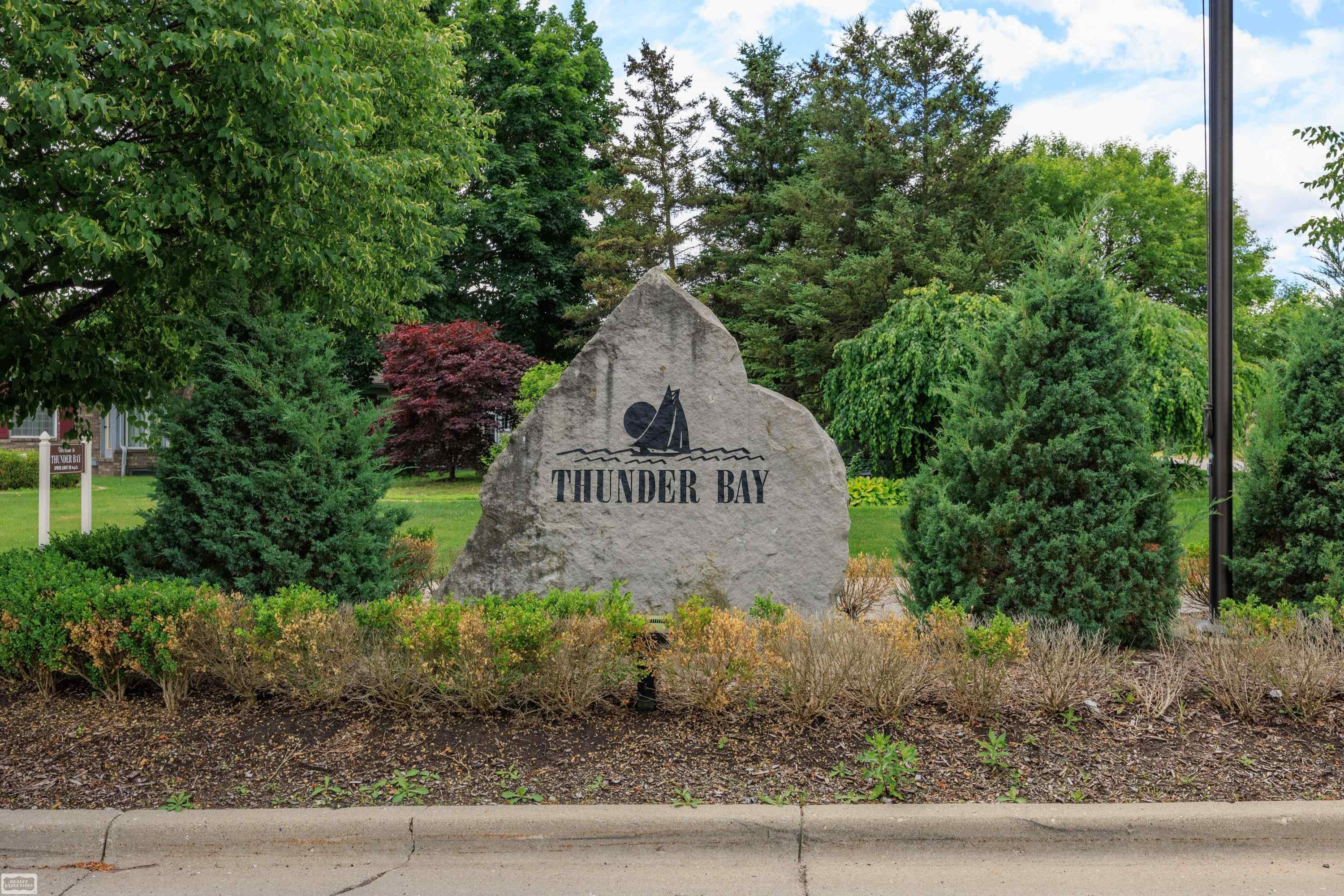 48743 Keystone Court, Shelby Twp, MI 48315 — Photo 3