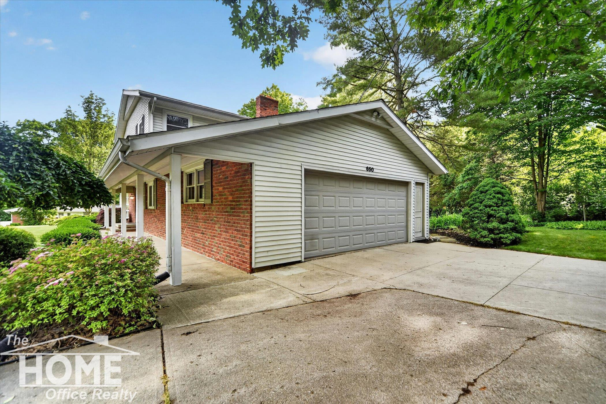 650 Riverbend Drive, Owosso, MI 48867 — Photo 8