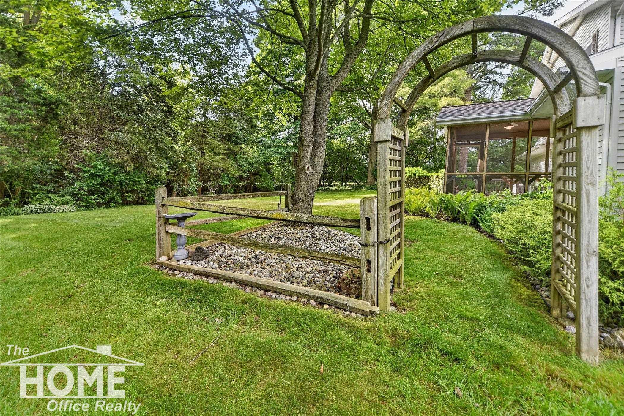 650 Riverbend Drive, Owosso, MI 48867 — Photo 44