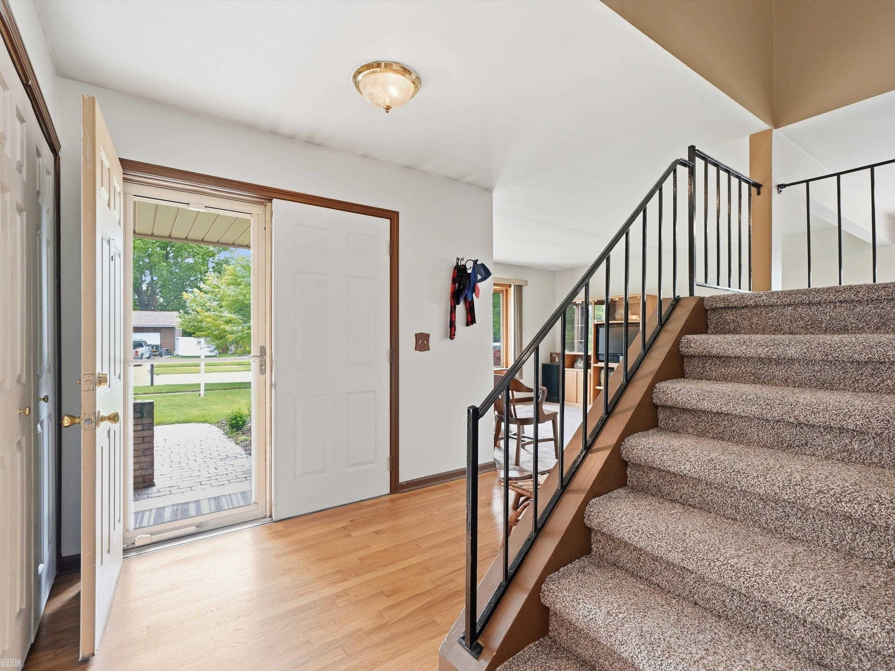 45455 Heatherwoode Lane, MI 48044 — Photo 3