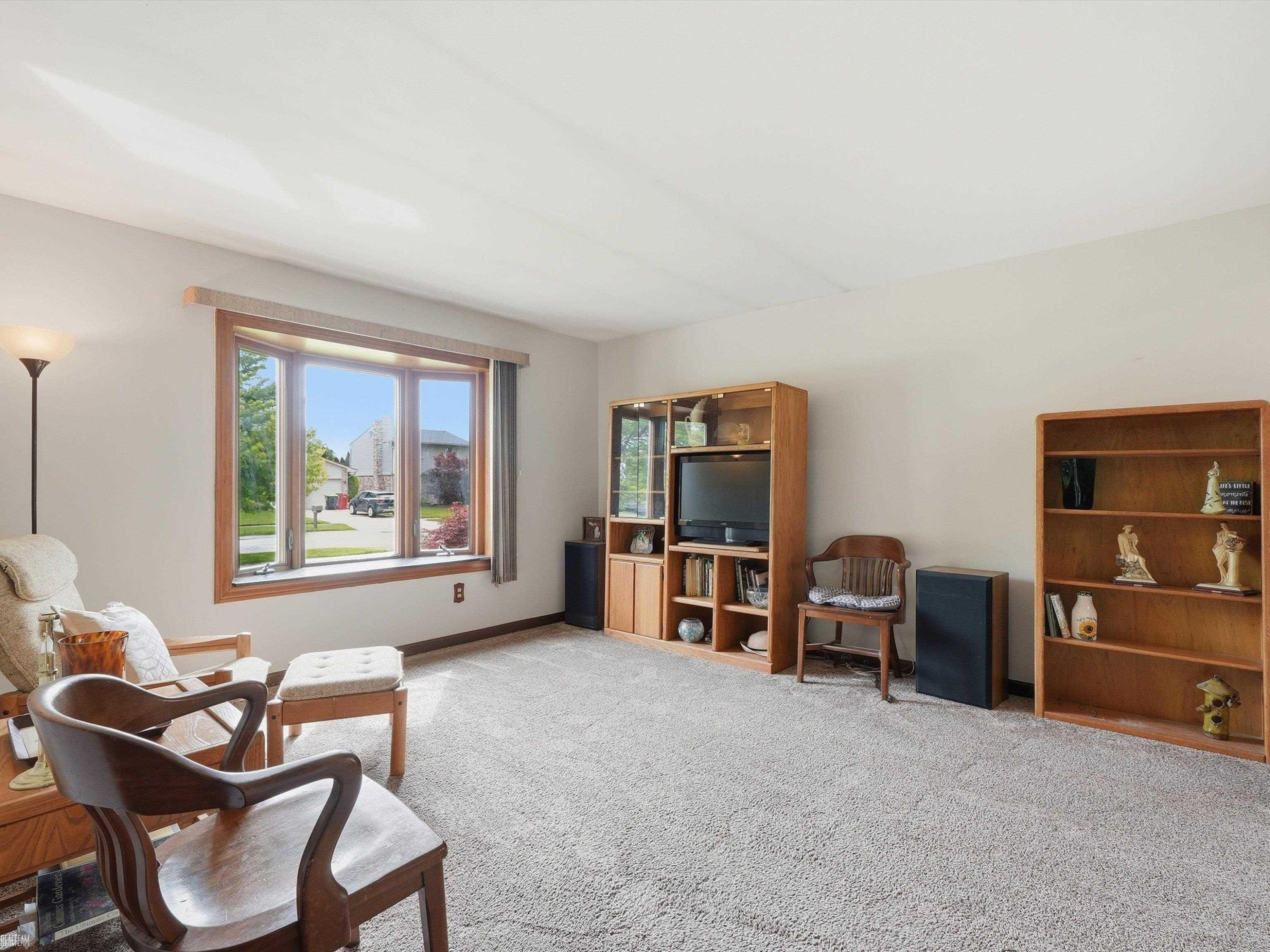 45455 Heatherwoode Lane, MI 48044 — Photo 4