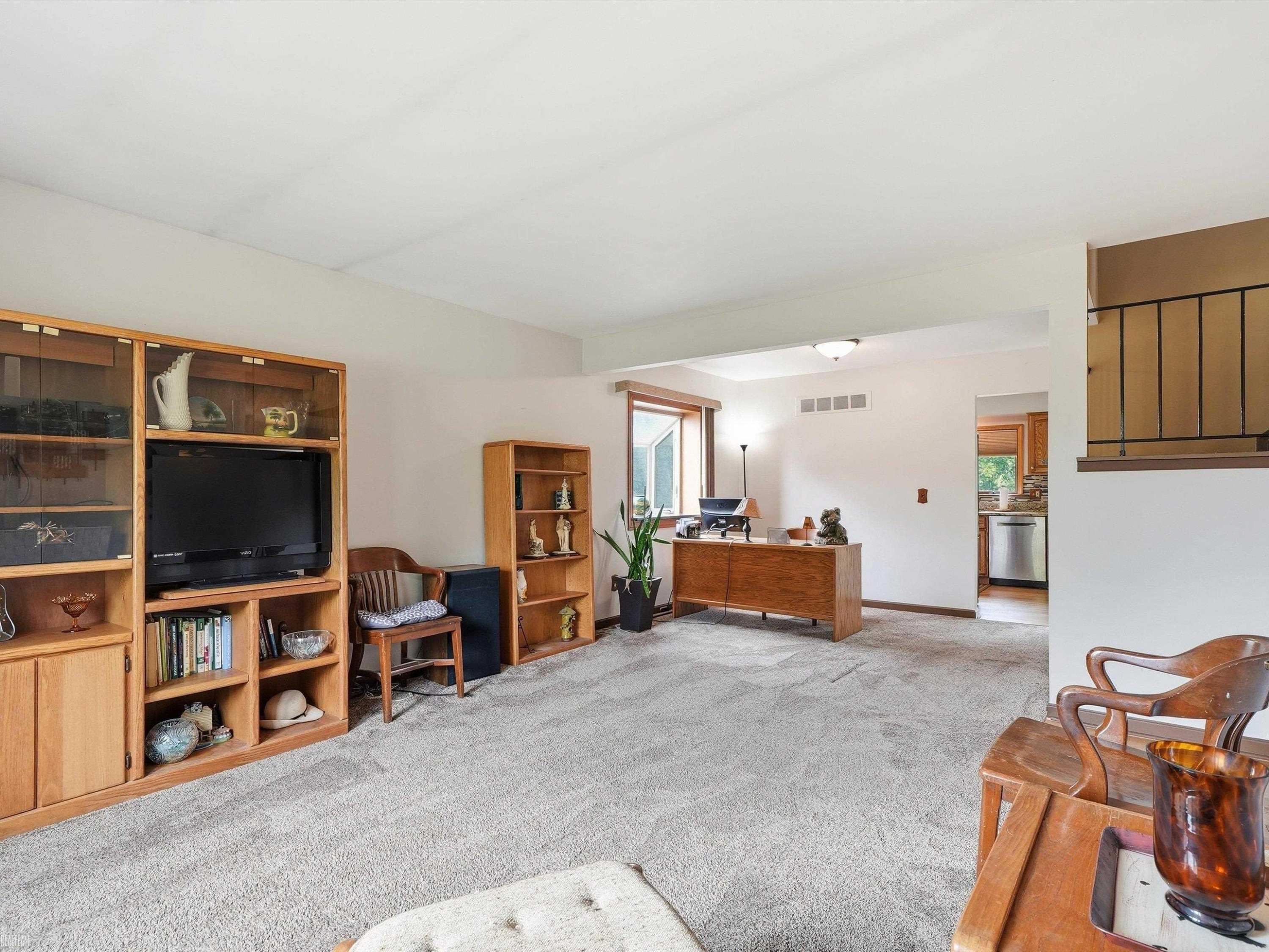 45455 Heatherwoode Lane, MI 48044 — Photo 9