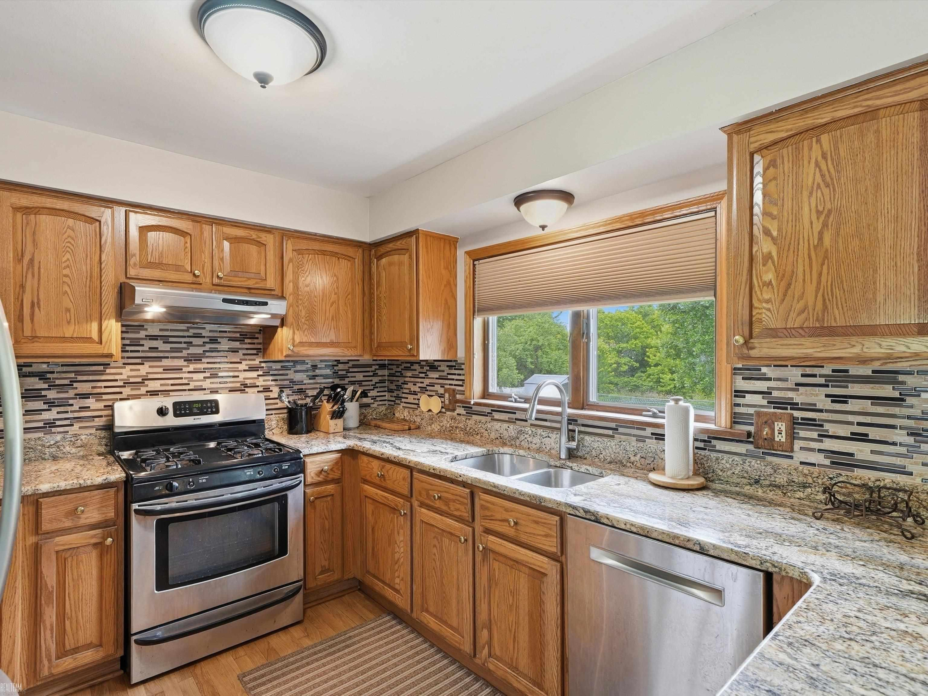 45455 Heatherwoode Lane, MI 48044 — Photo 10