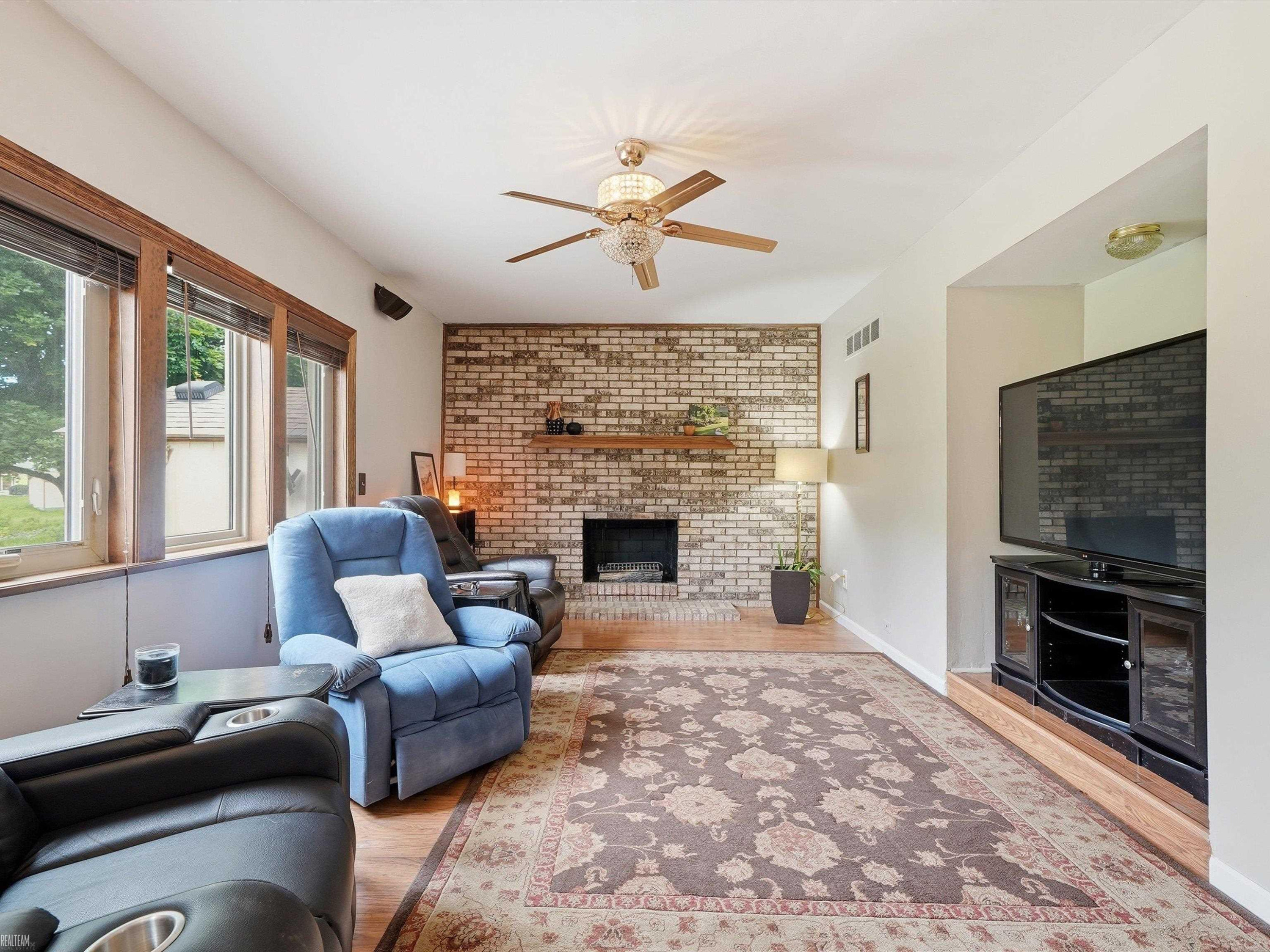 45455 Heatherwoode Lane, MI 48044 — Photo 17