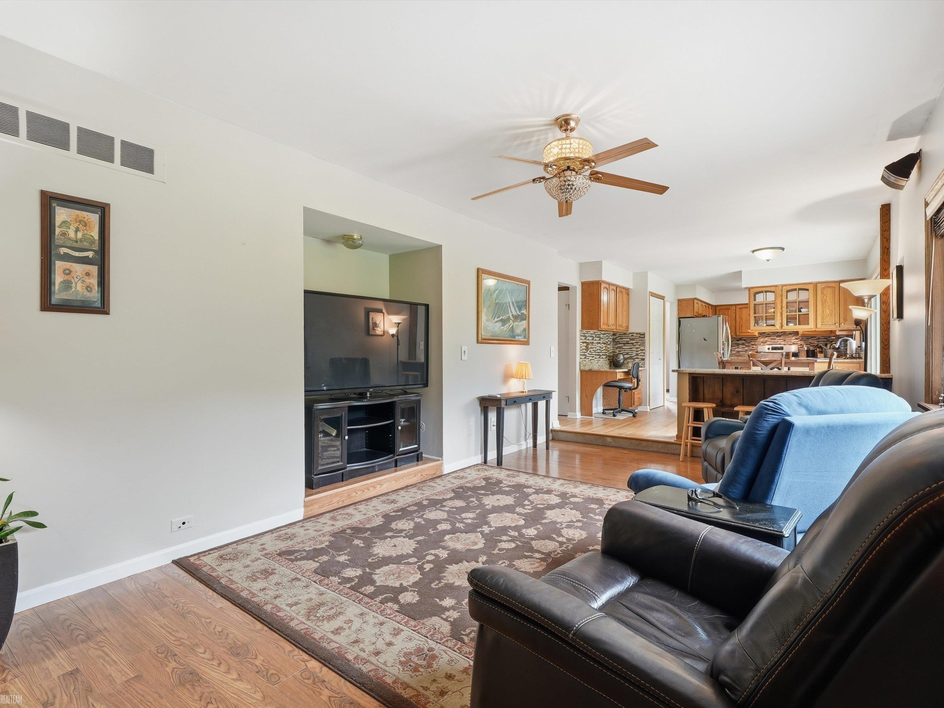 45455 Heatherwoode Lane, MI 48044 — Photo 19