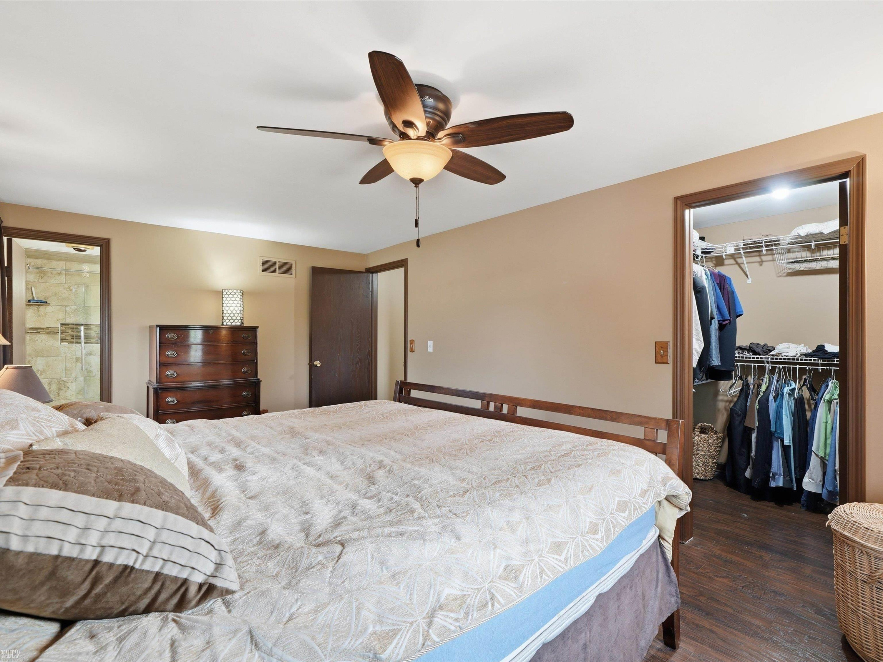 45455 Heatherwoode Lane, MI 48044 — Photo 21