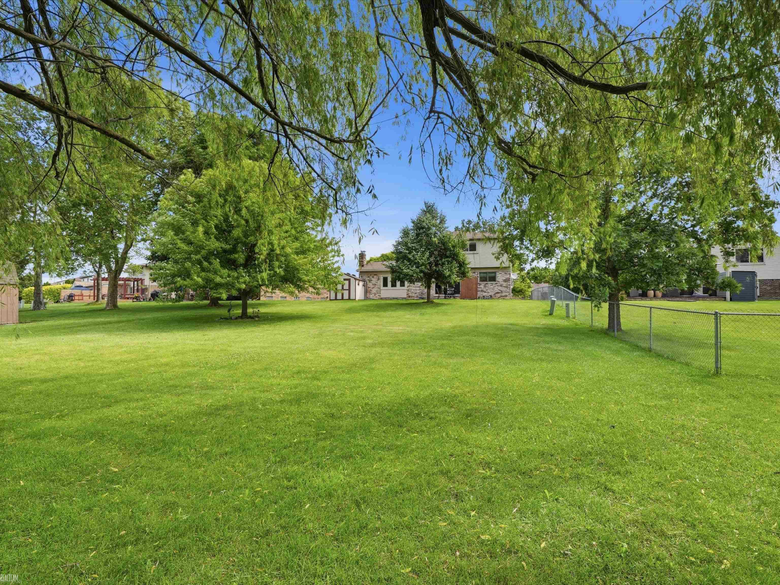 45455 Heatherwoode Lane, MI 48044 — Photo 44