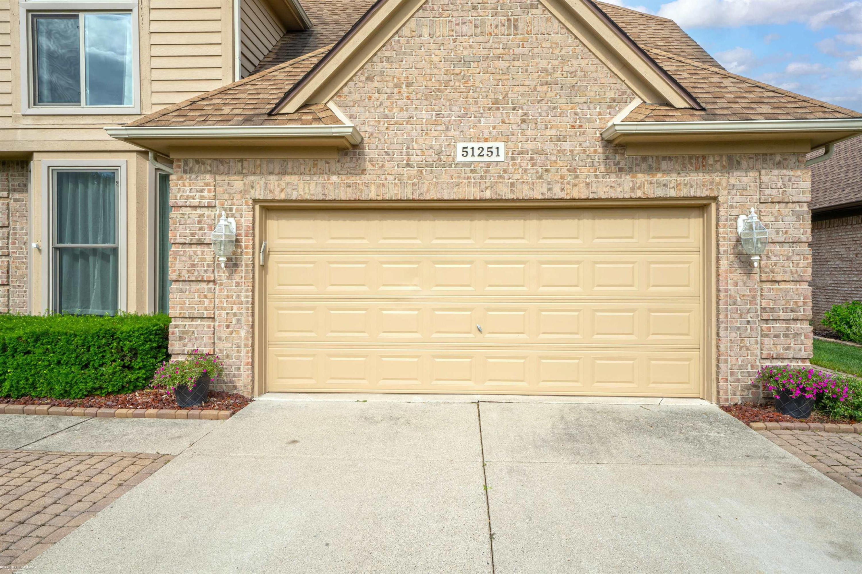 51251 Westwood Drive, MI 48042 — Photo 6