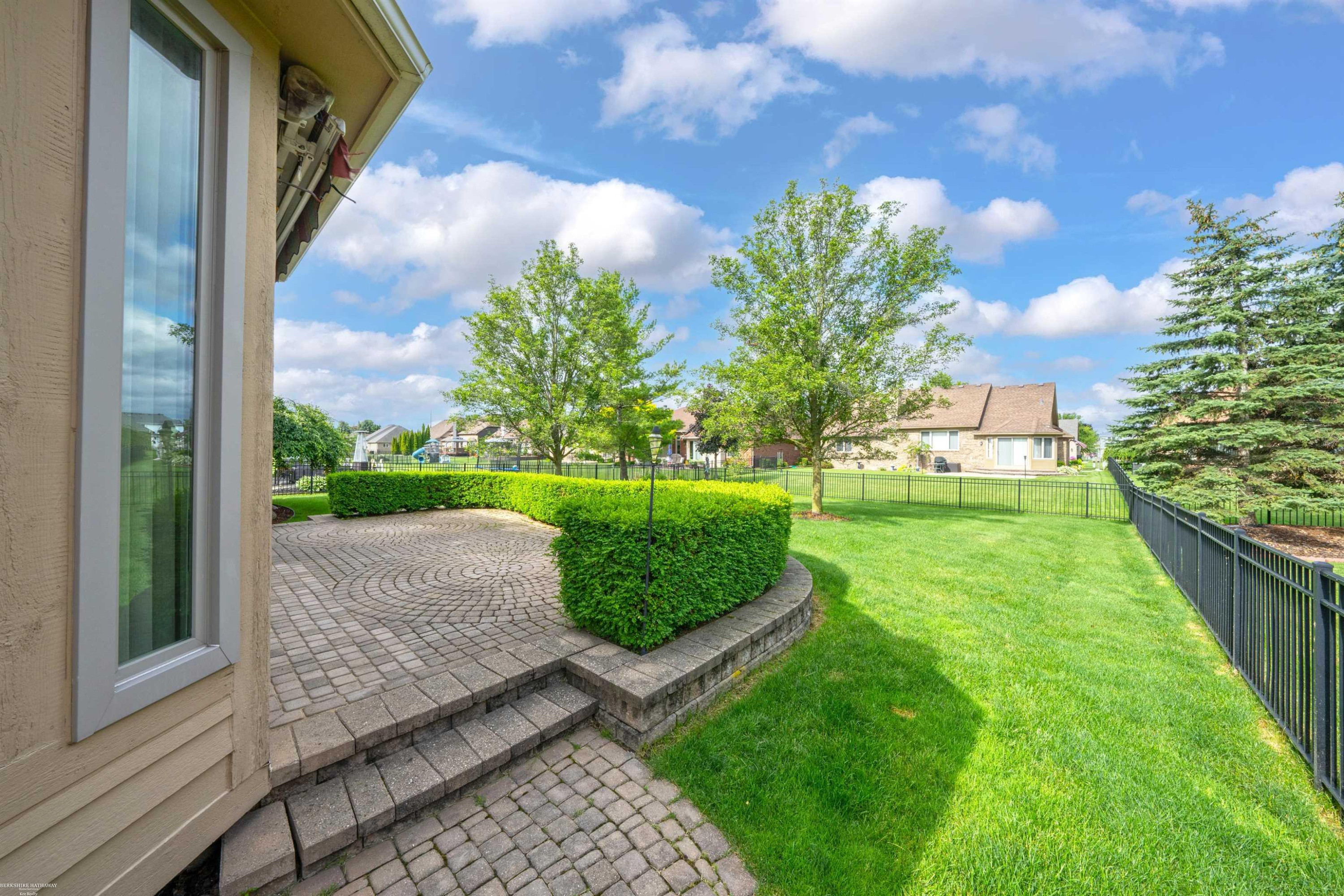 51251 Westwood Drive, MI 48042 — Photo 8
