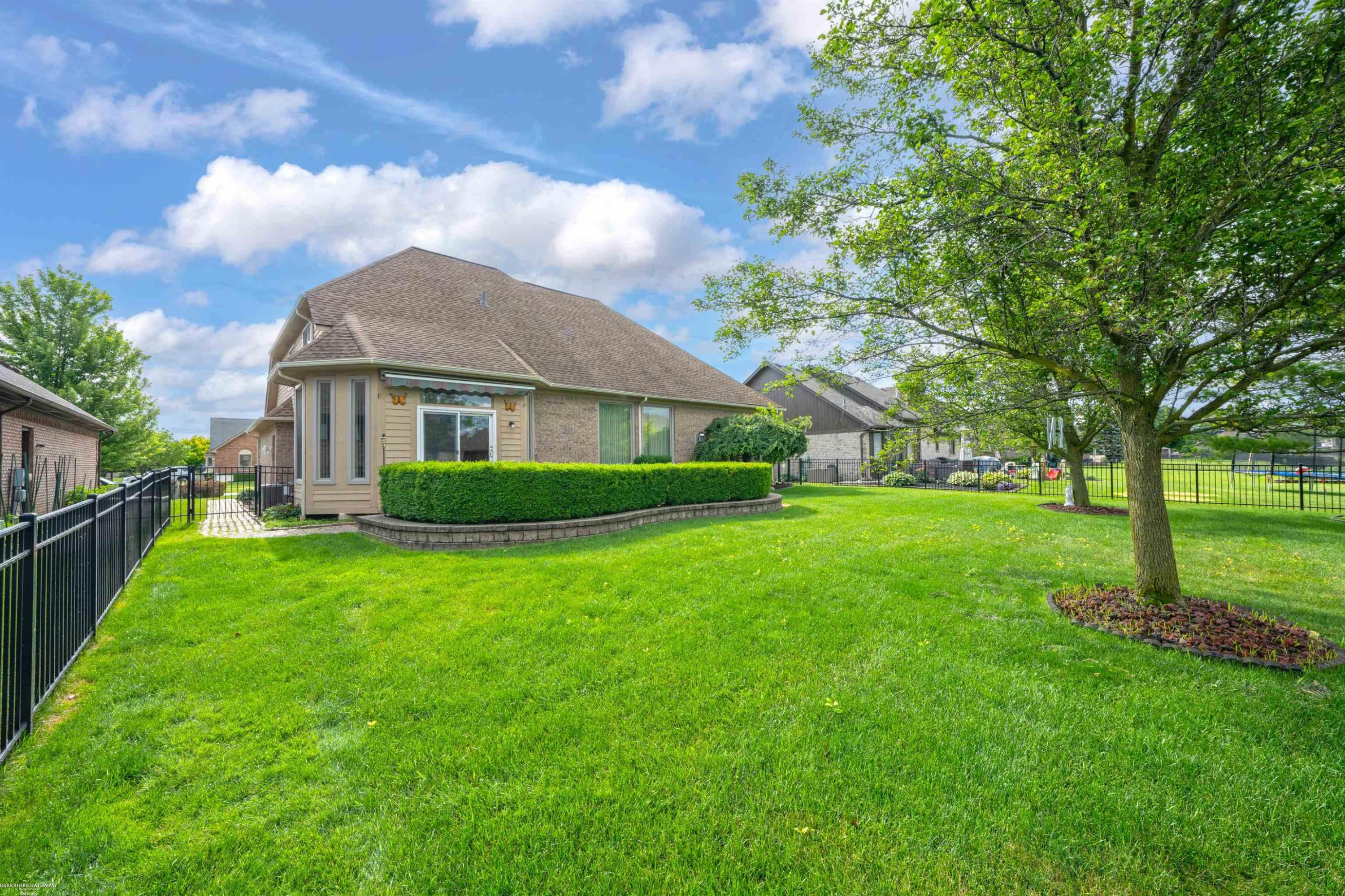 51251 Westwood Drive, MI 48042 — Photo 9