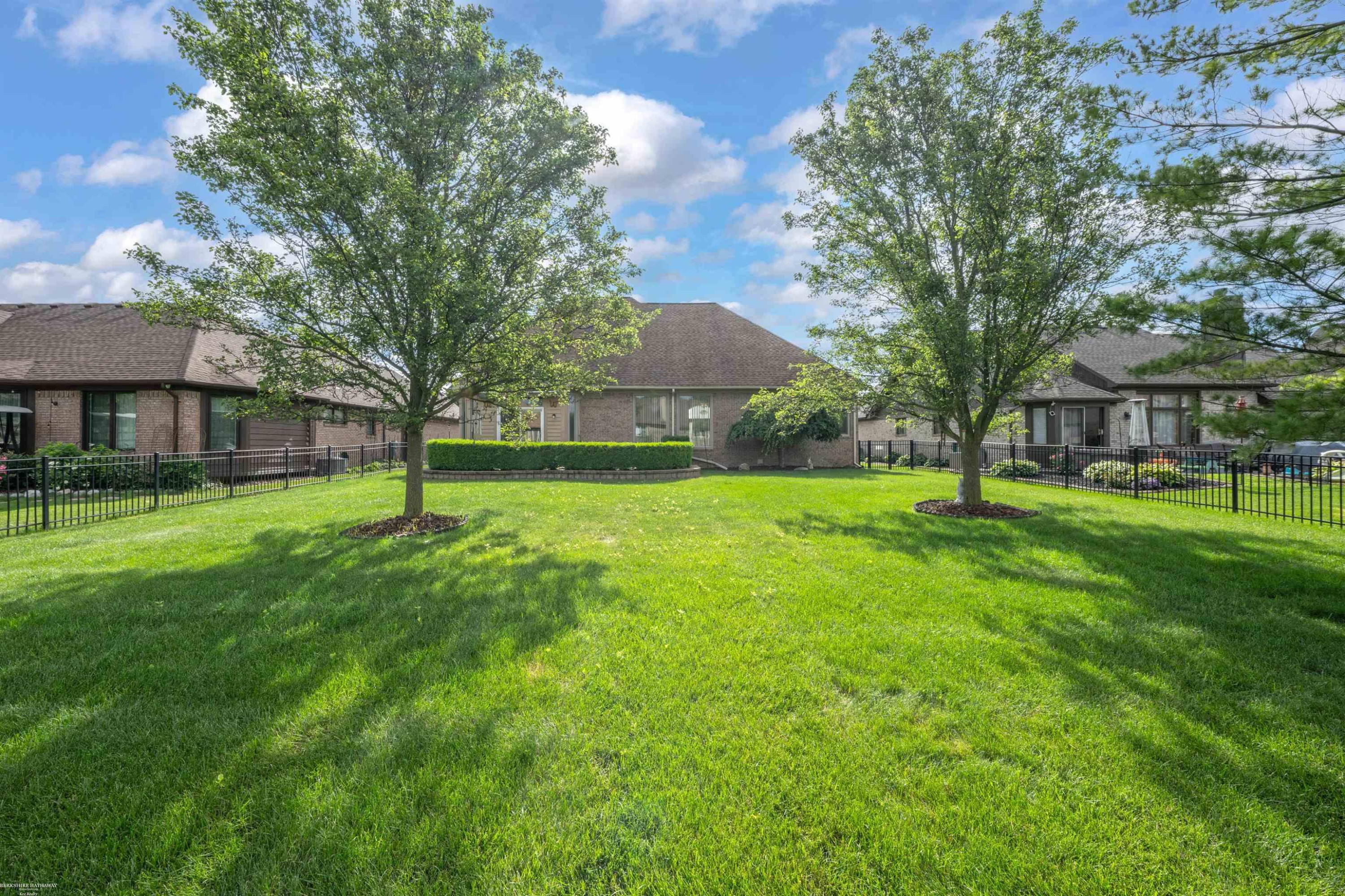 51251 Westwood Drive, MI 48042 — Photo 10