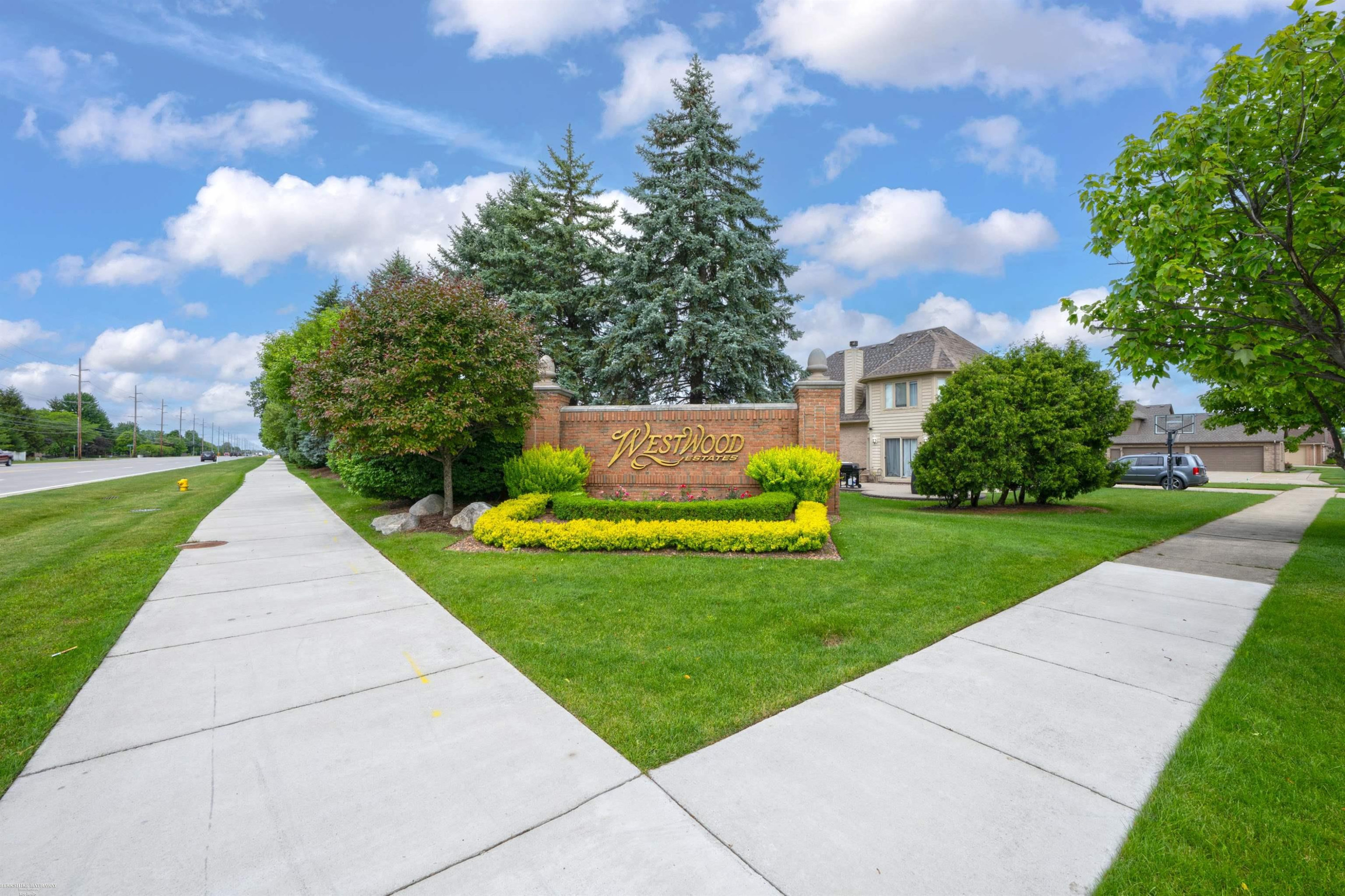 51251 Westwood Drive, MI 48042 — Photo 13