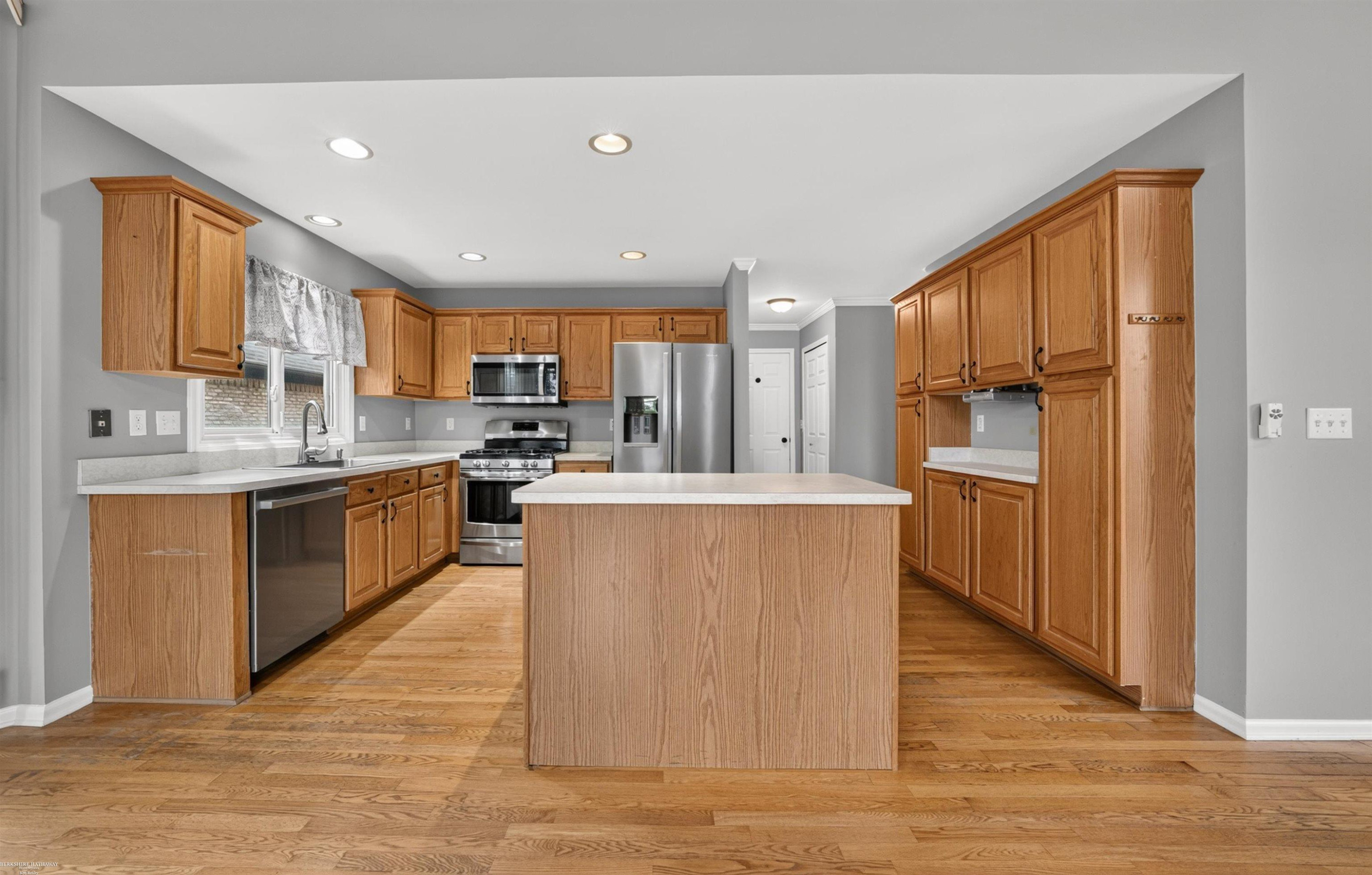51251 Westwood Drive, MI 48042 — Photo 34