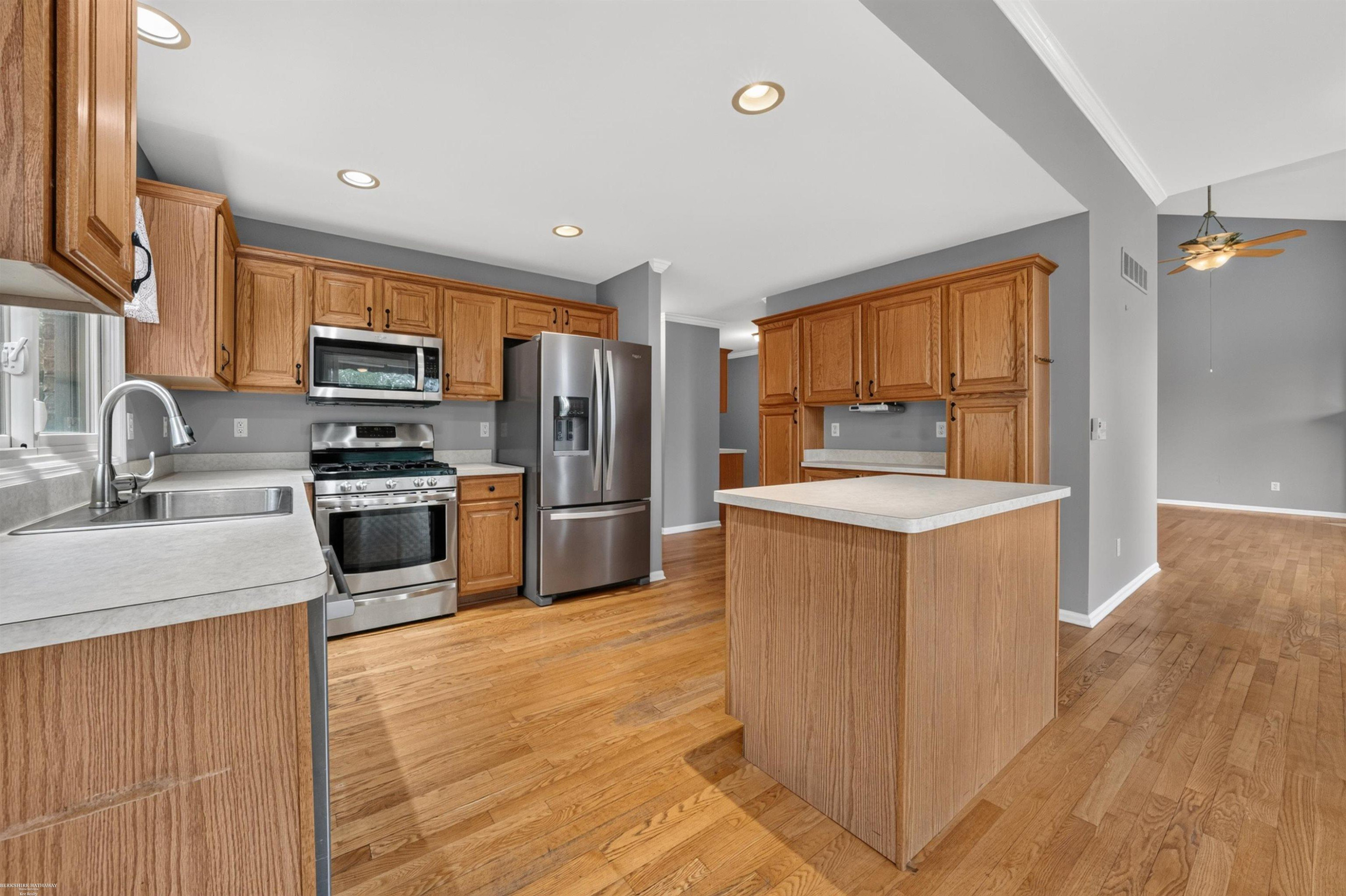 51251 Westwood Drive, MI 48042 — Photo 35
