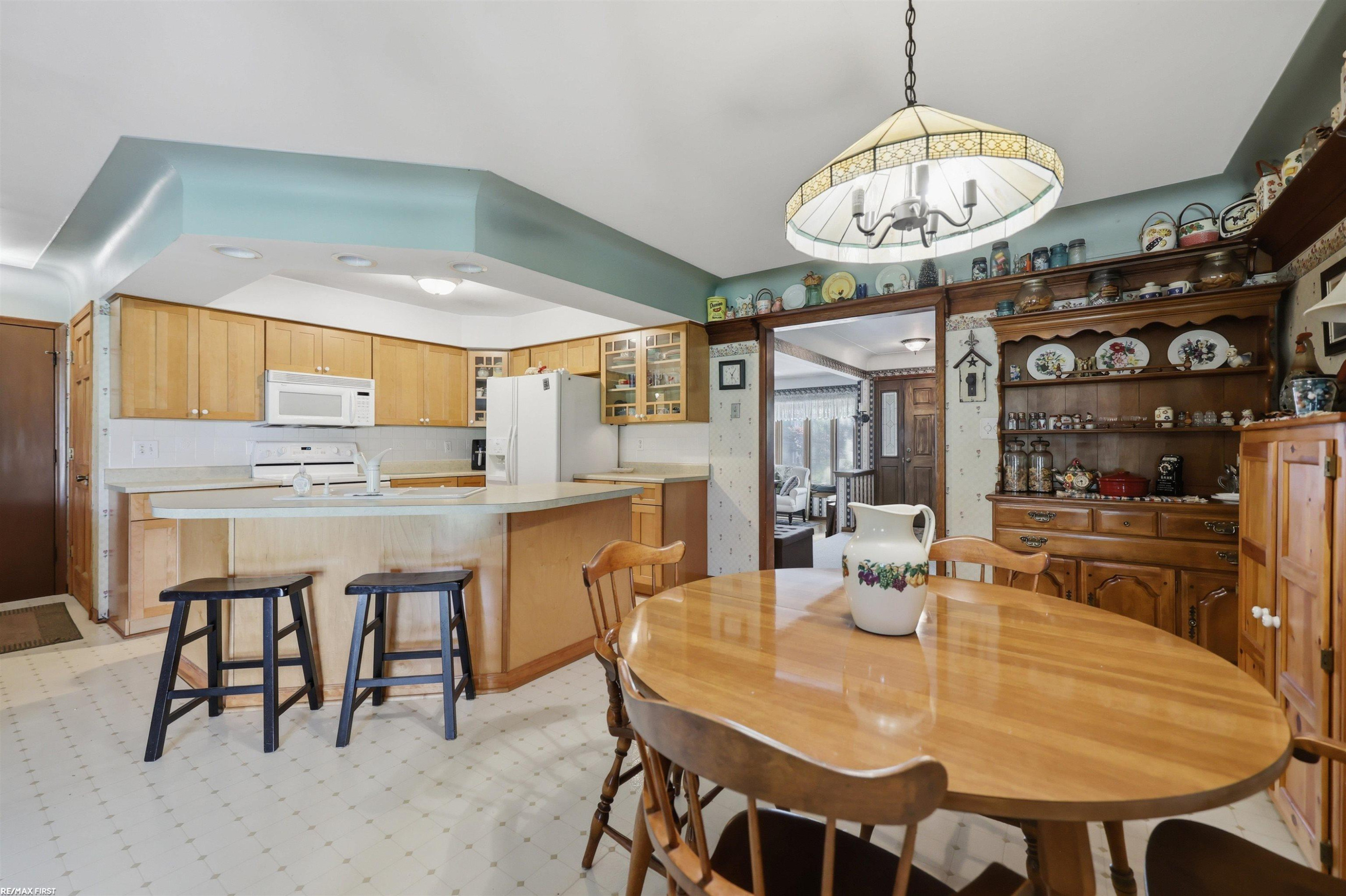 53375 Mark Drive, Shelby Twp, MI 48316 — Photo 7