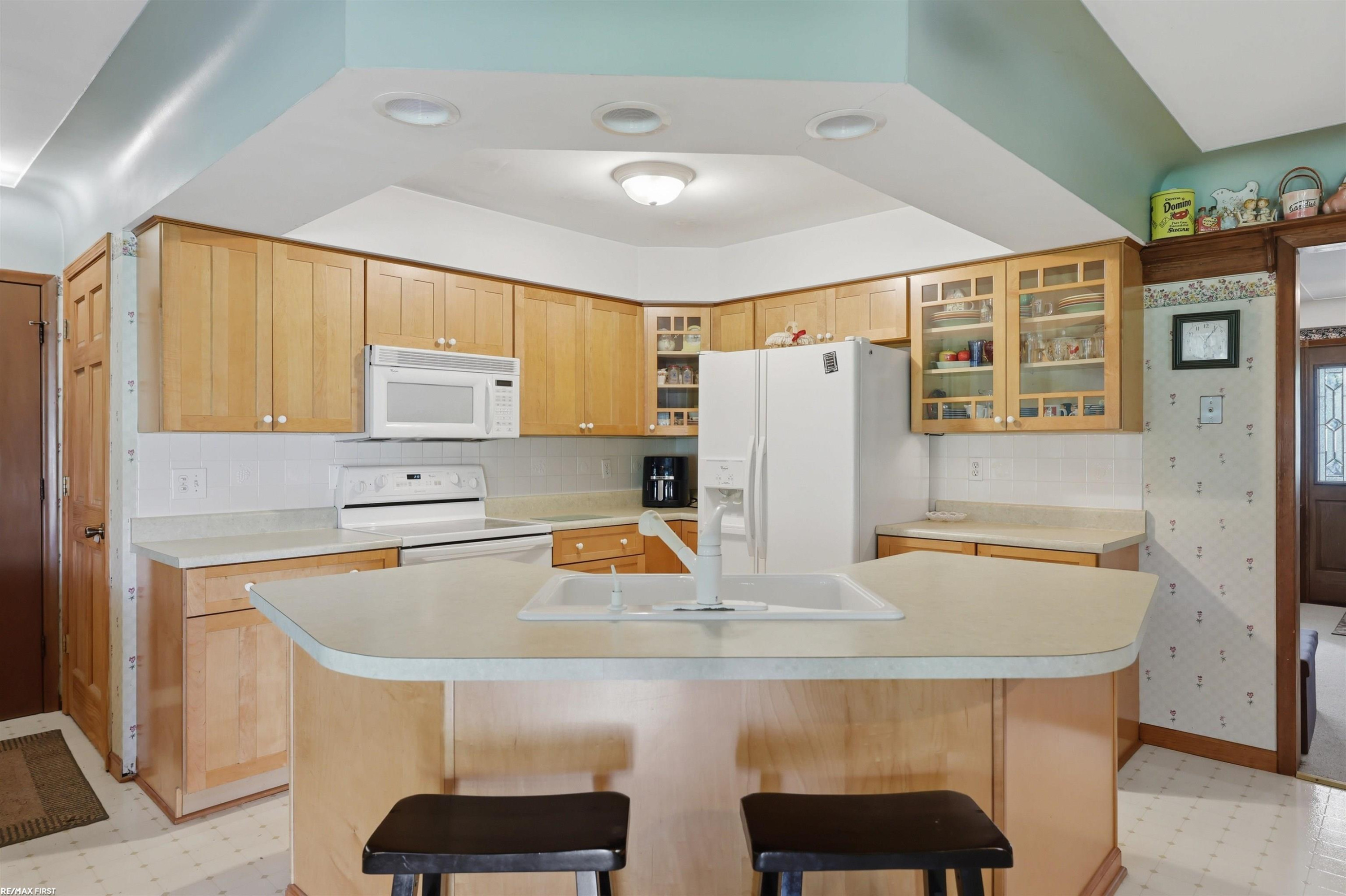 53375 Mark Drive, Shelby Twp, MI 48316 — Photo 8