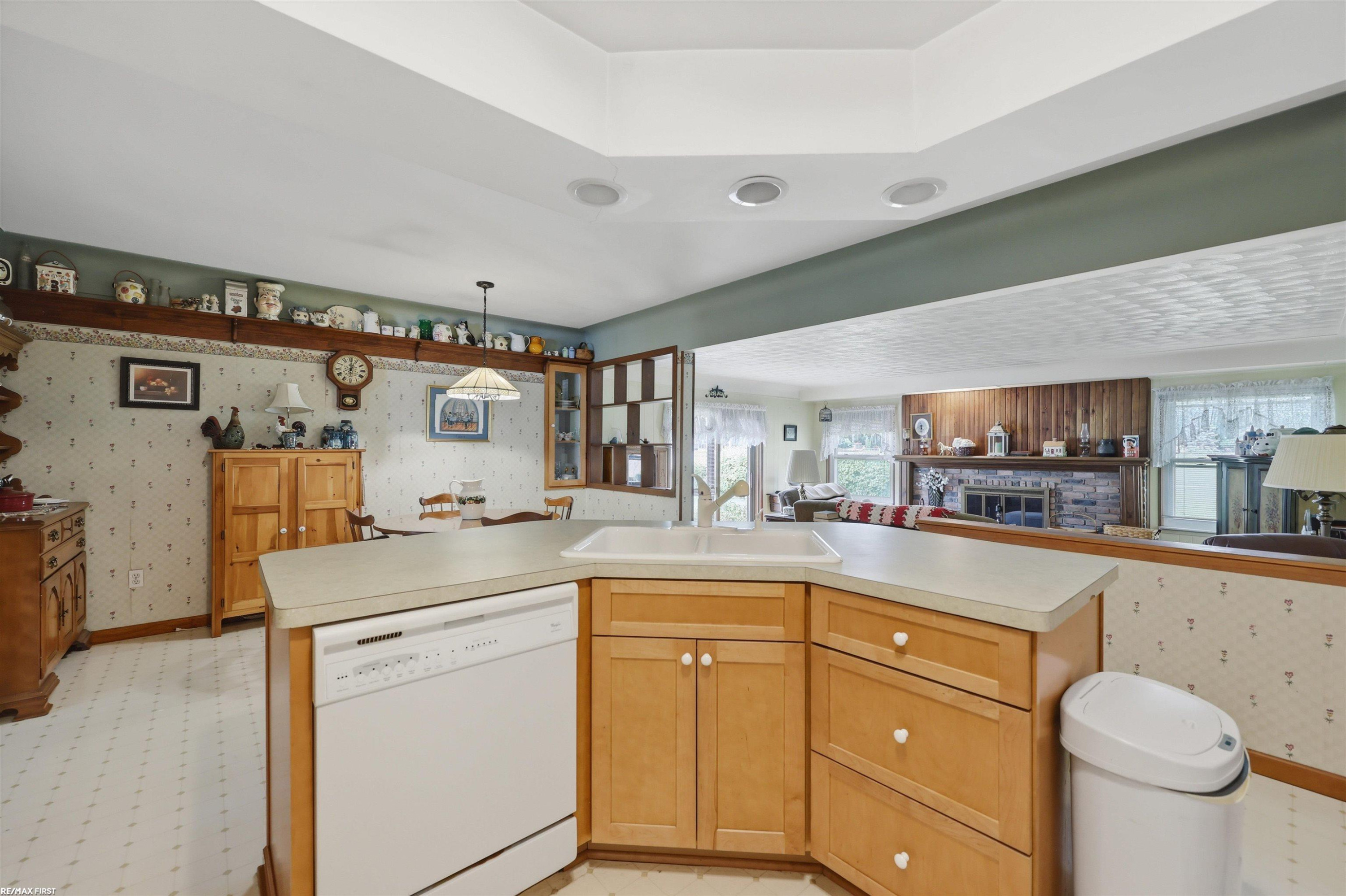 53375 Mark Drive, Shelby Twp, MI 48316 — Photo 9