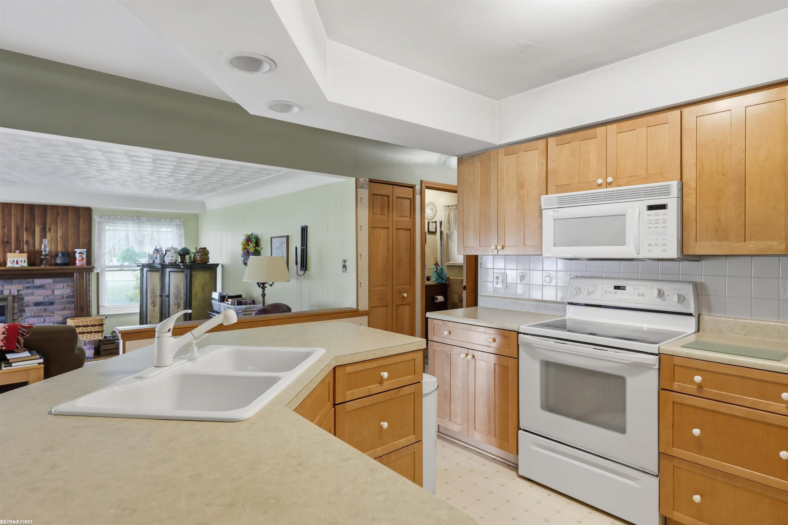 53375 Mark Drive, Shelby Twp, MI 48316 — Photo 10