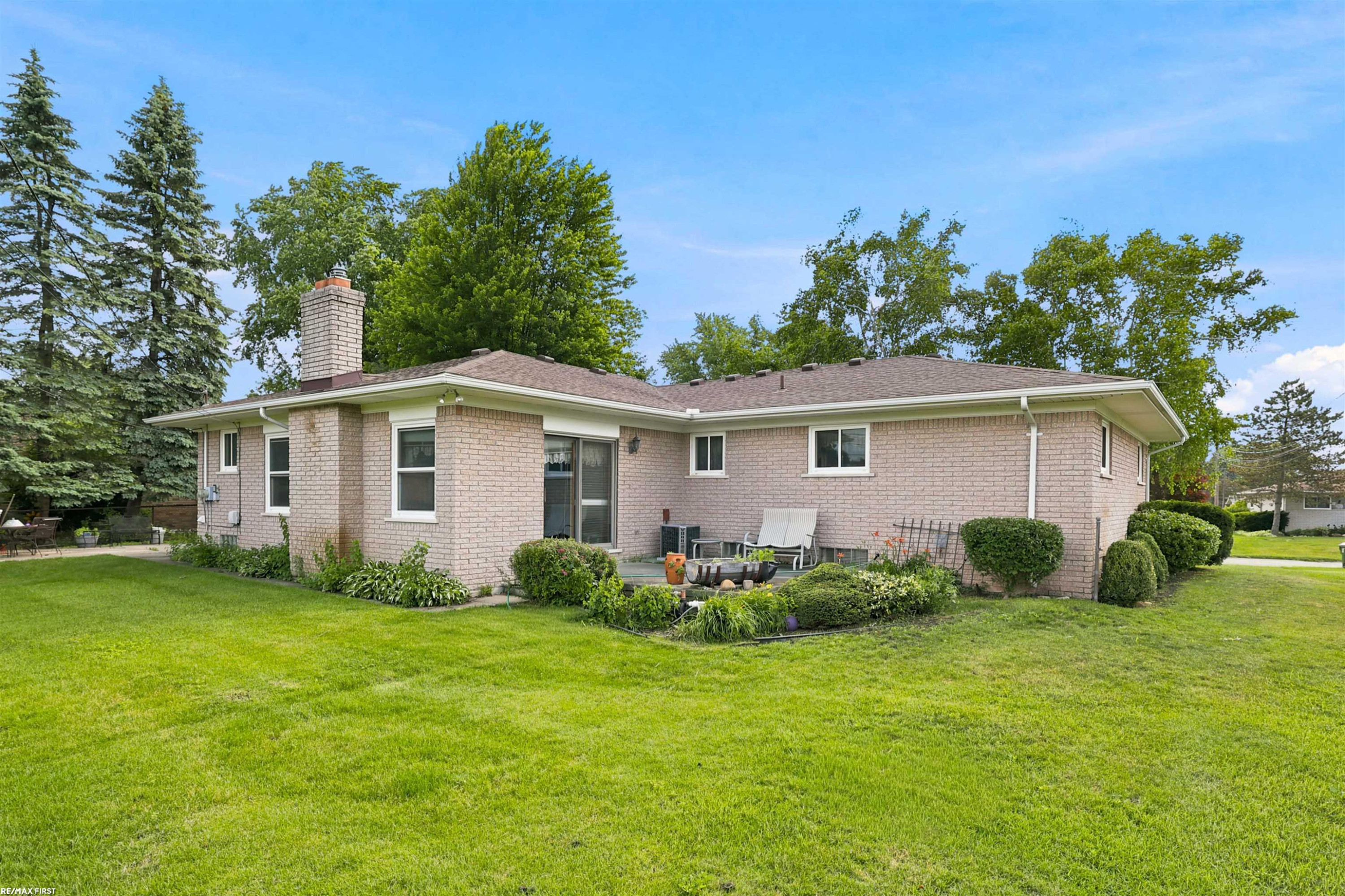 53375 Mark Drive, Shelby Twp, MI 48316 — Photo 32