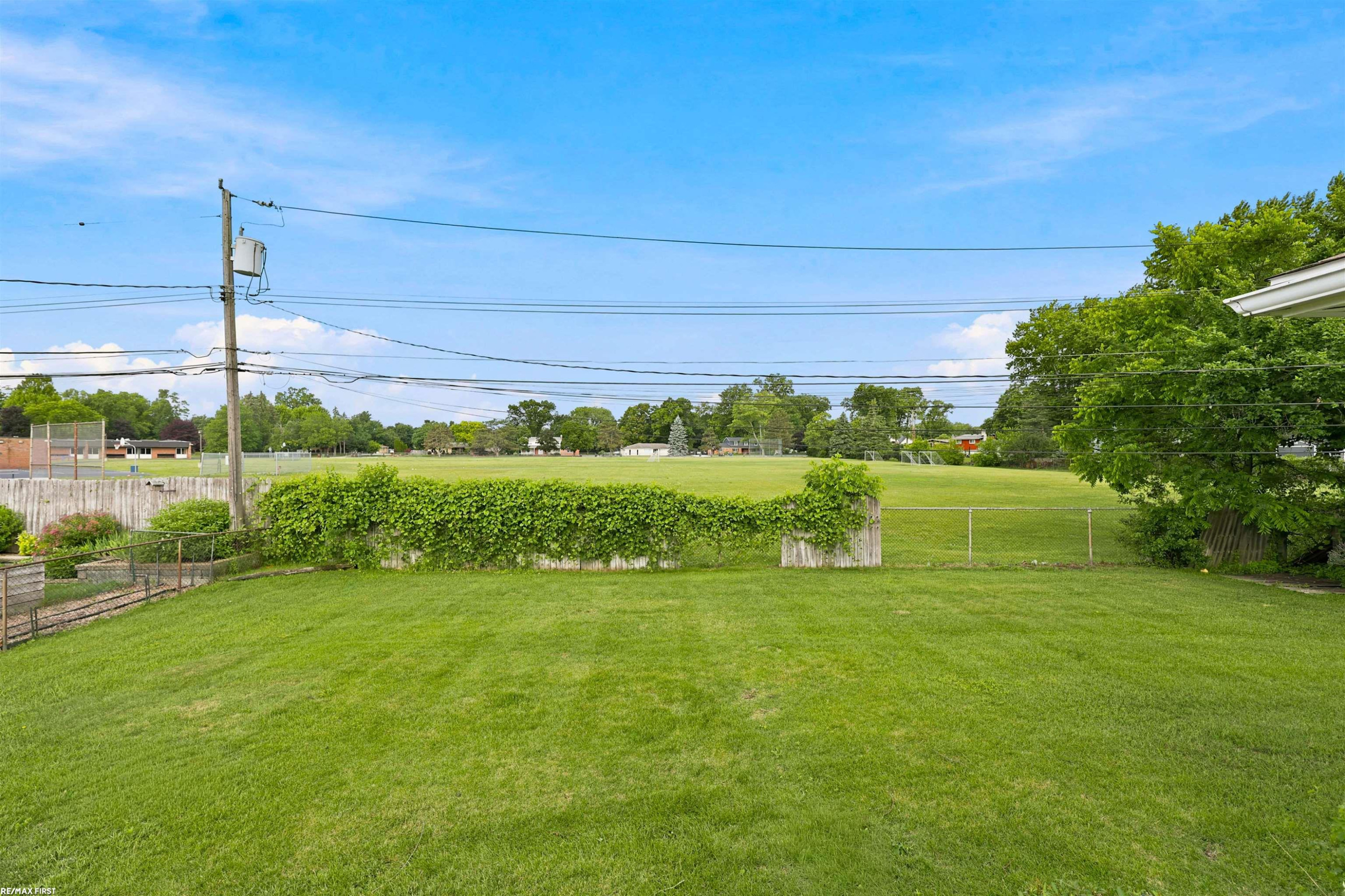 53375 Mark Drive, Shelby Twp, MI 48316 — Photo 35