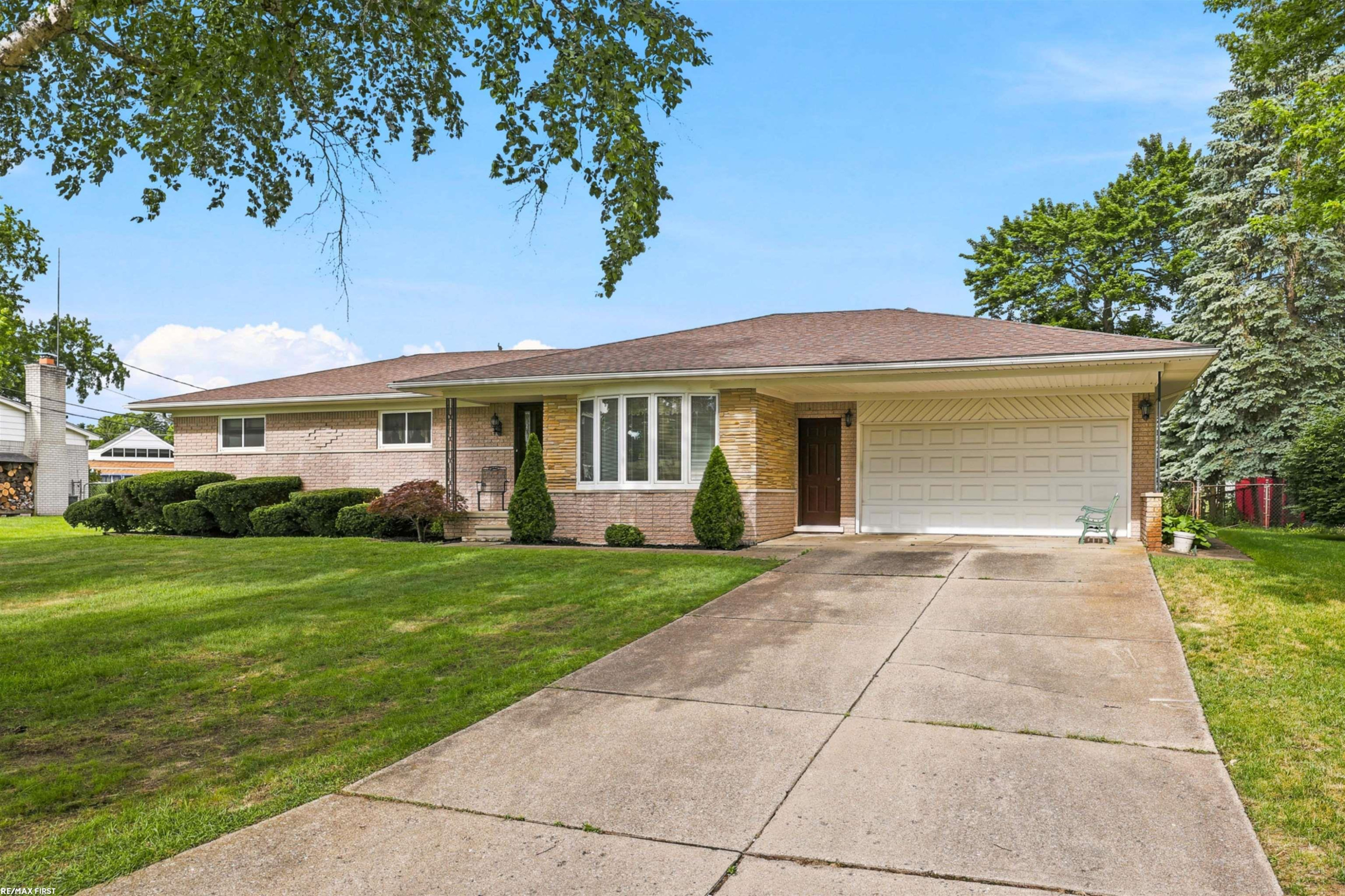 53375 Mark Drive, Shelby Twp, MI 48316 — Photo 36