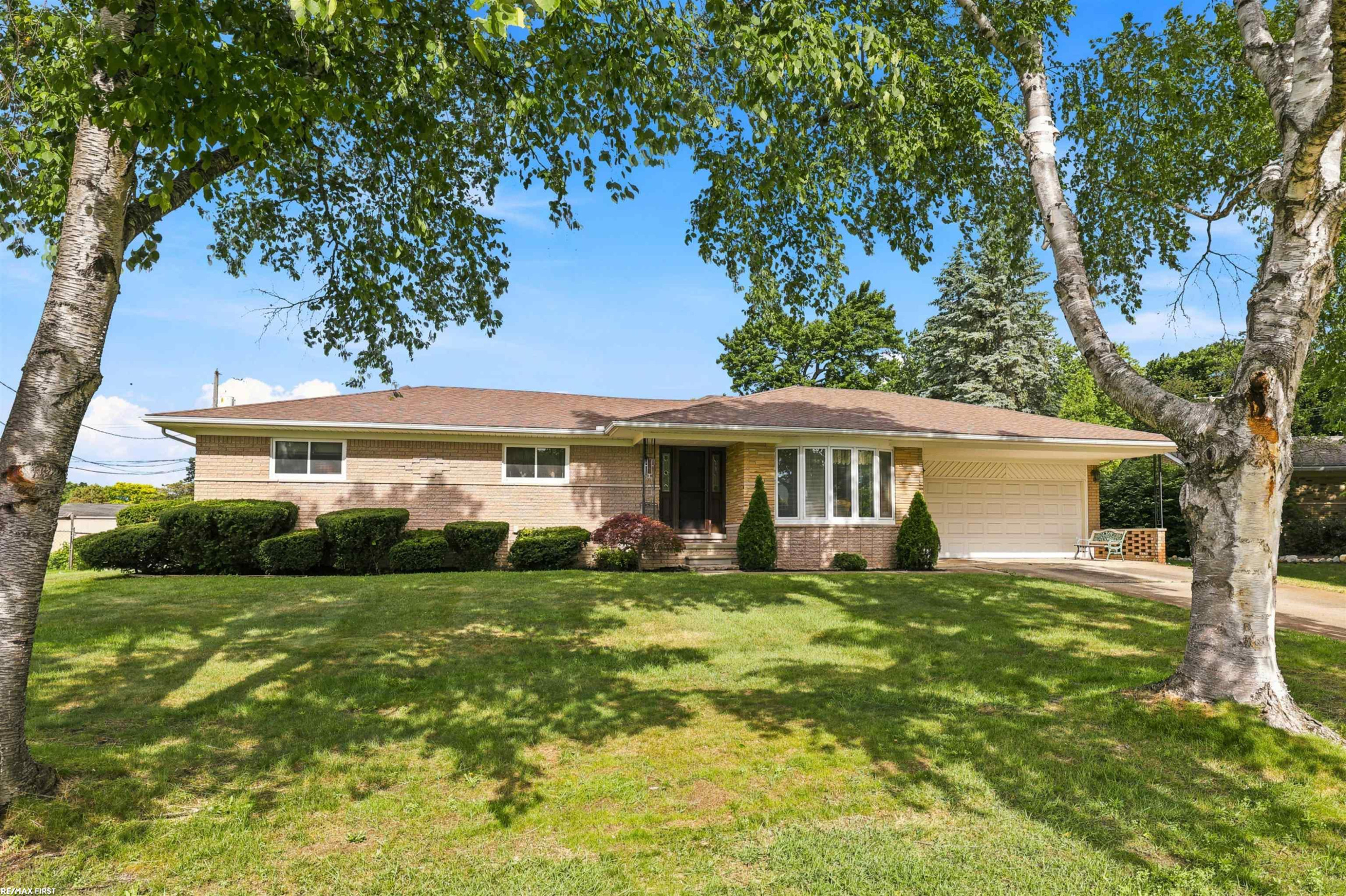 53375 Mark Drive, Shelby Twp, MI 48316 — Photo 37