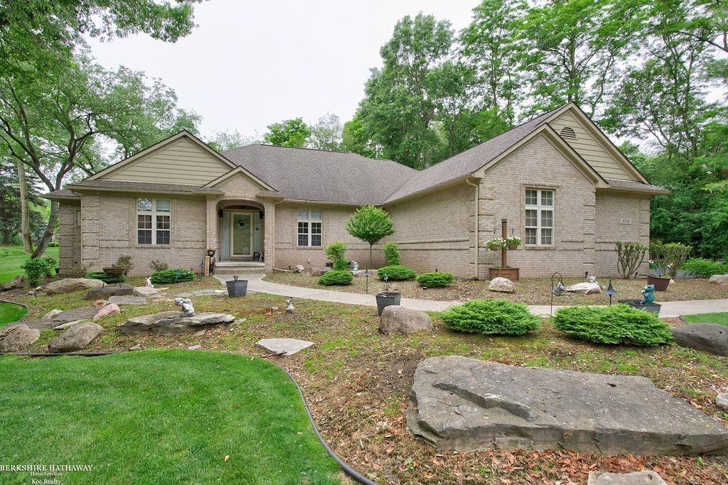 1712 Wood Trail, Oxford, MI 48371