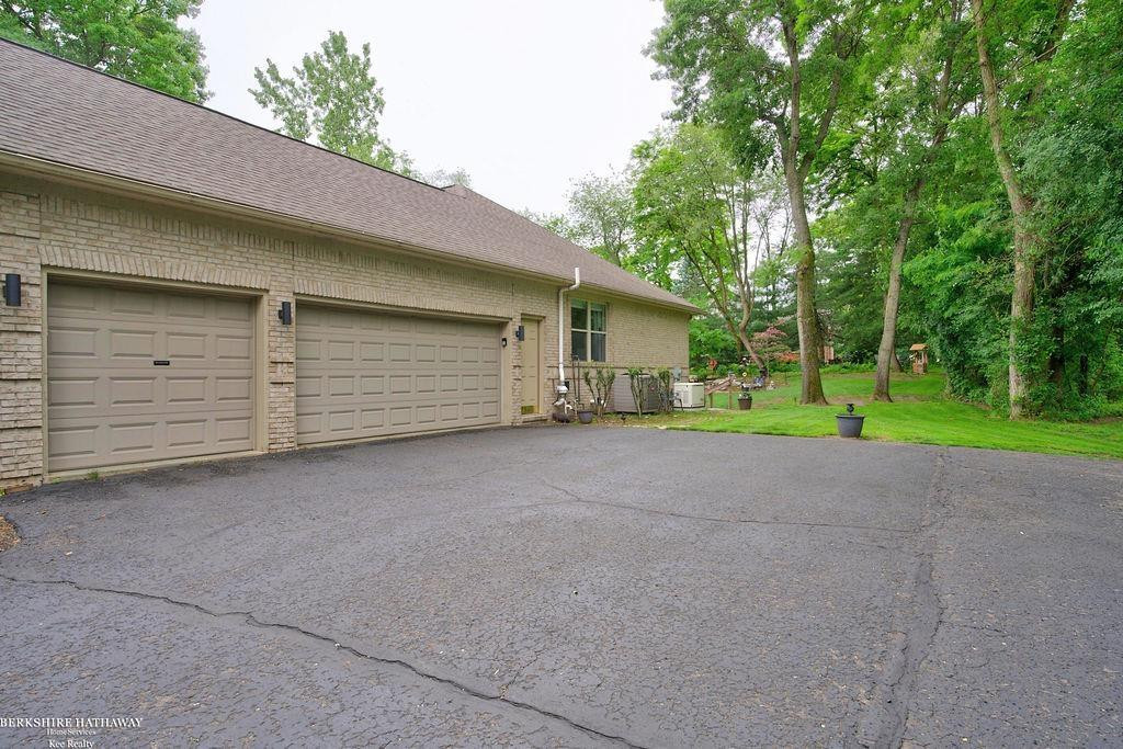 1712 Wood Trail, Oxford, MI 48371 — Photo 68
