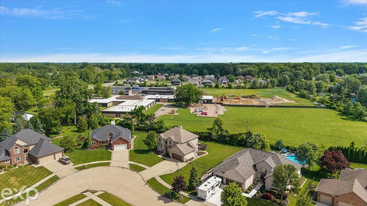 47645 Burlingame Drive, New Baltimore, MI 48047 — Photo 23