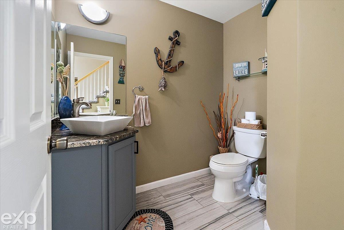 47645 Burlingame Drive, New Baltimore, MI 48047 — Photo 31