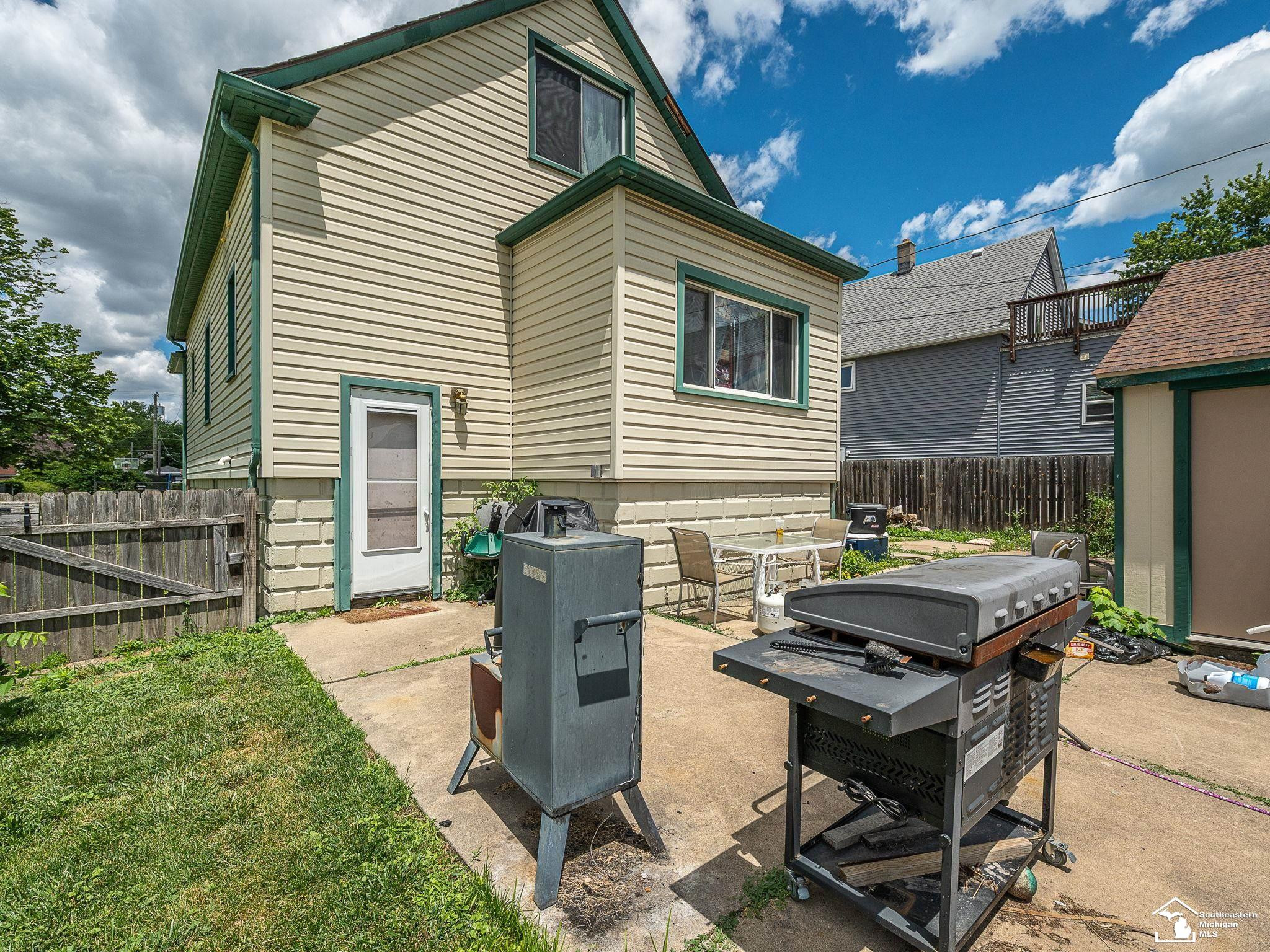 857 Plum Street, Wyandotte, MI 48192 — Photo 28