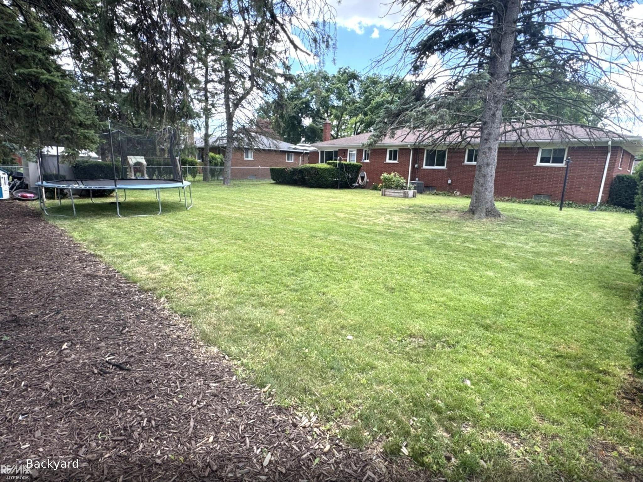 44790 Kemp Street, Sterling Heights, MI 48314 — Photo 14