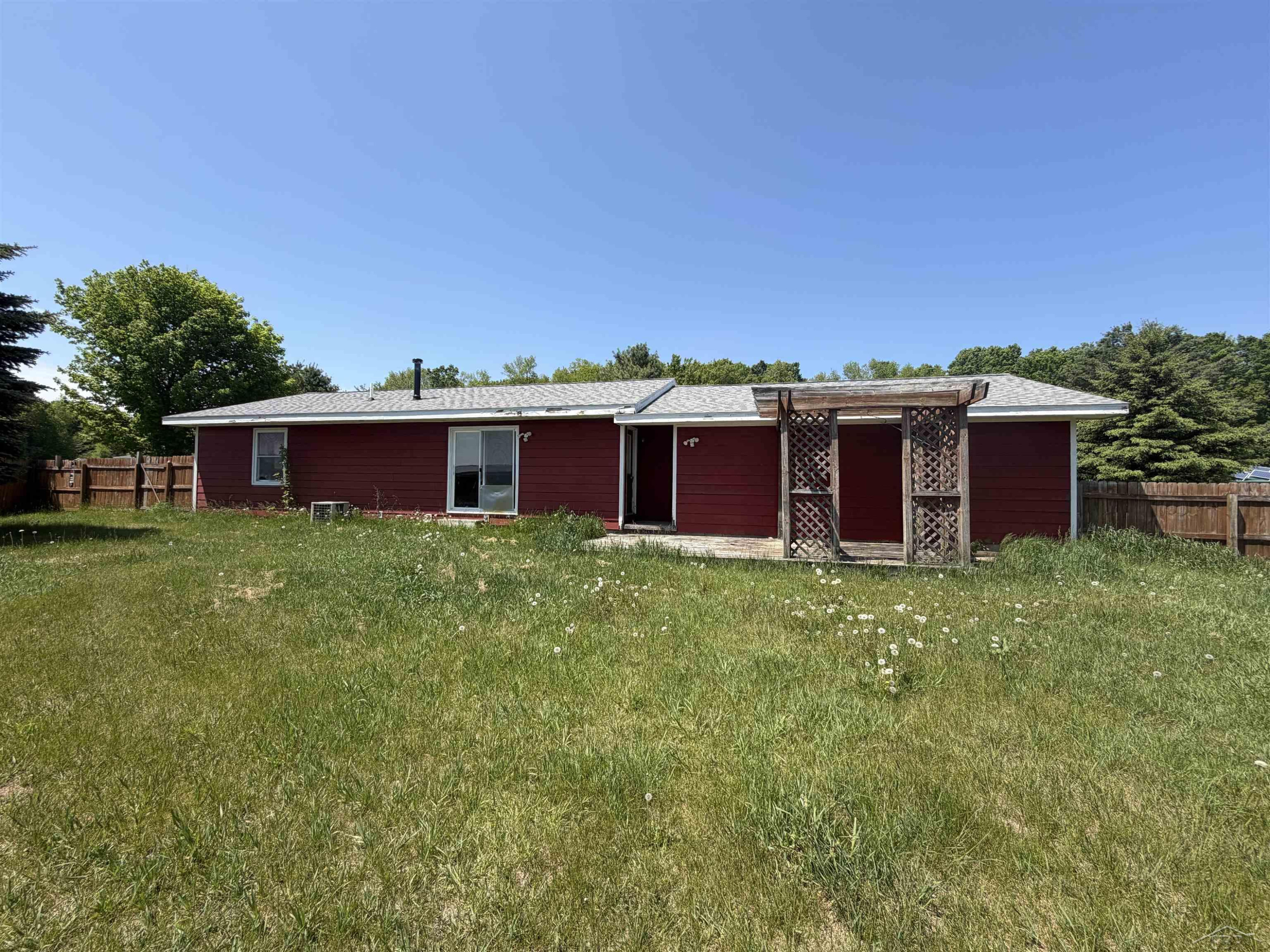 9881 Meadow Lane, Farwell, MI 48642 — Photo 3