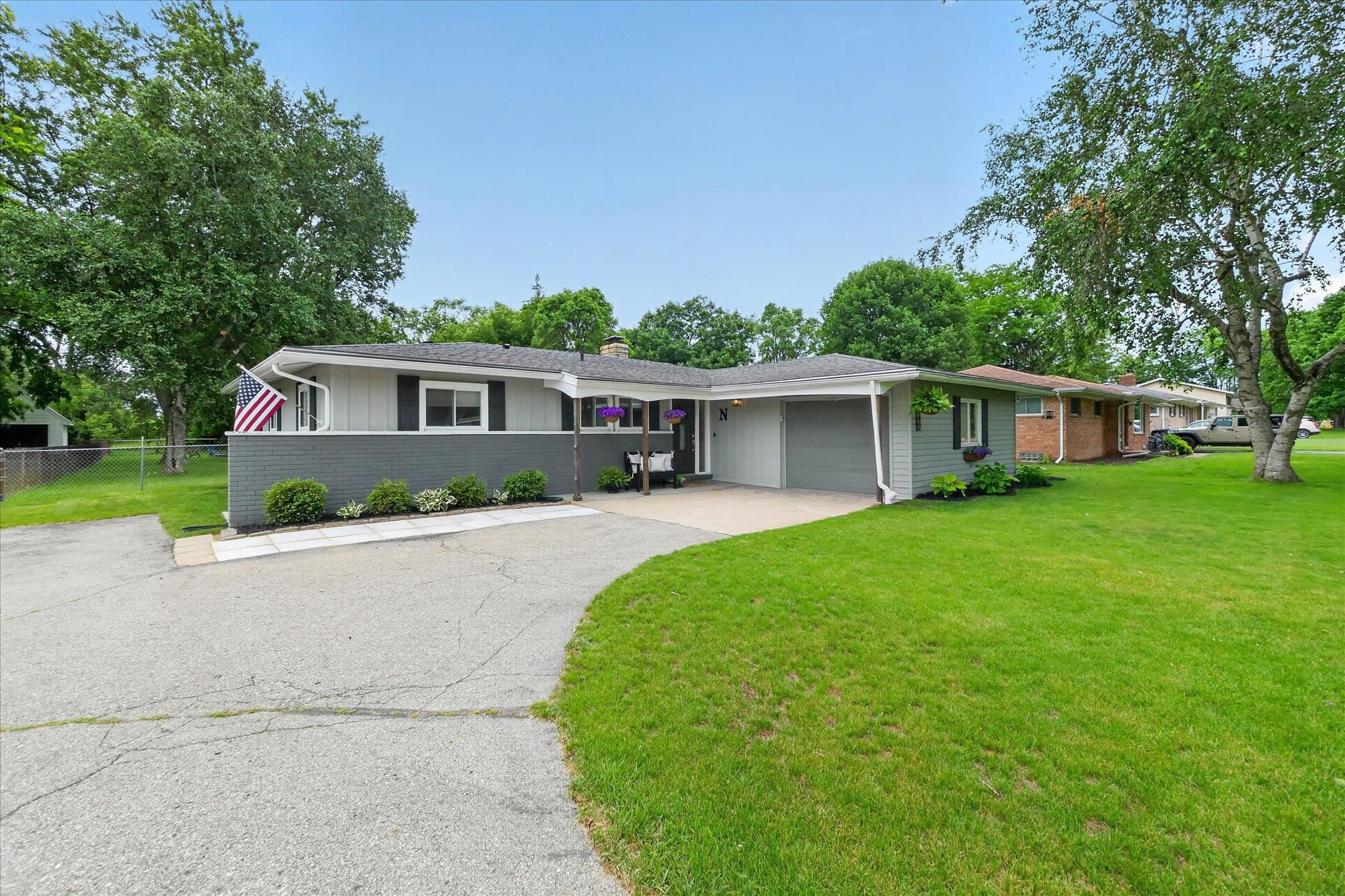 5845 OLYMPIC Parkway, Waterford, MI 48329 — Photo 3