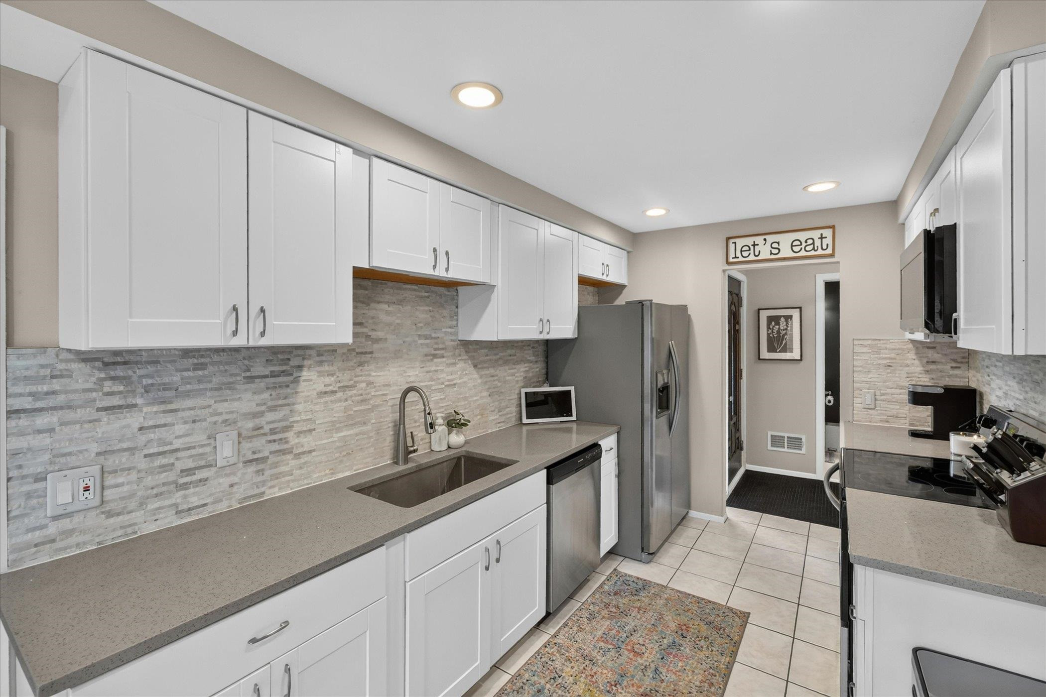 5845 OLYMPIC Parkway, Waterford, MI 48329 — Photo 13