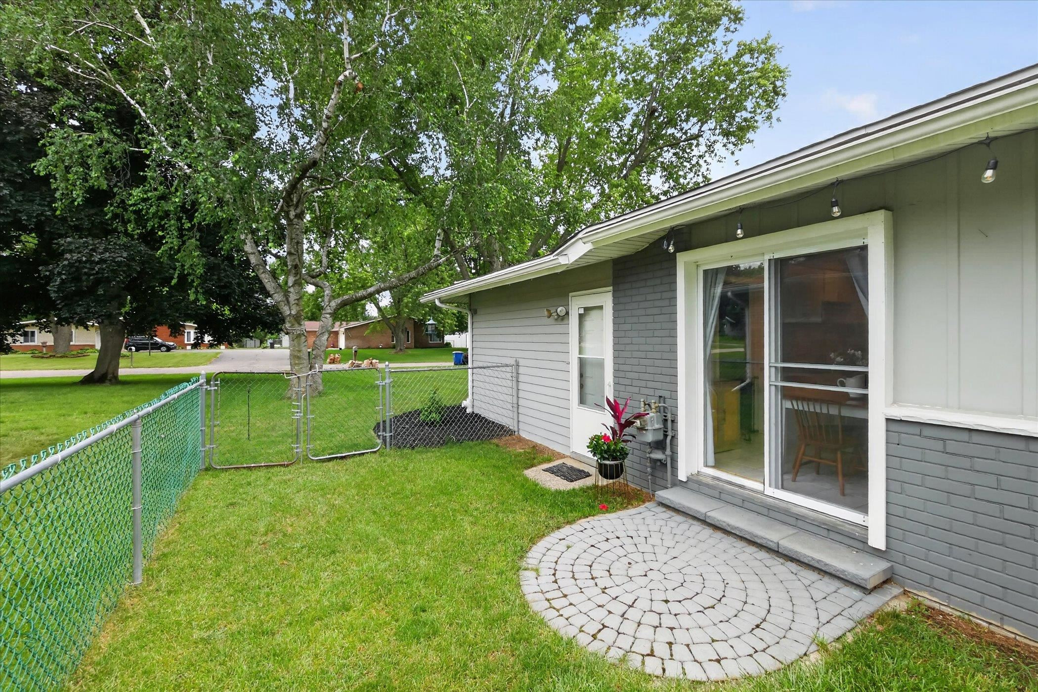 5845 OLYMPIC Parkway, Waterford, MI 48329 — Photo 39