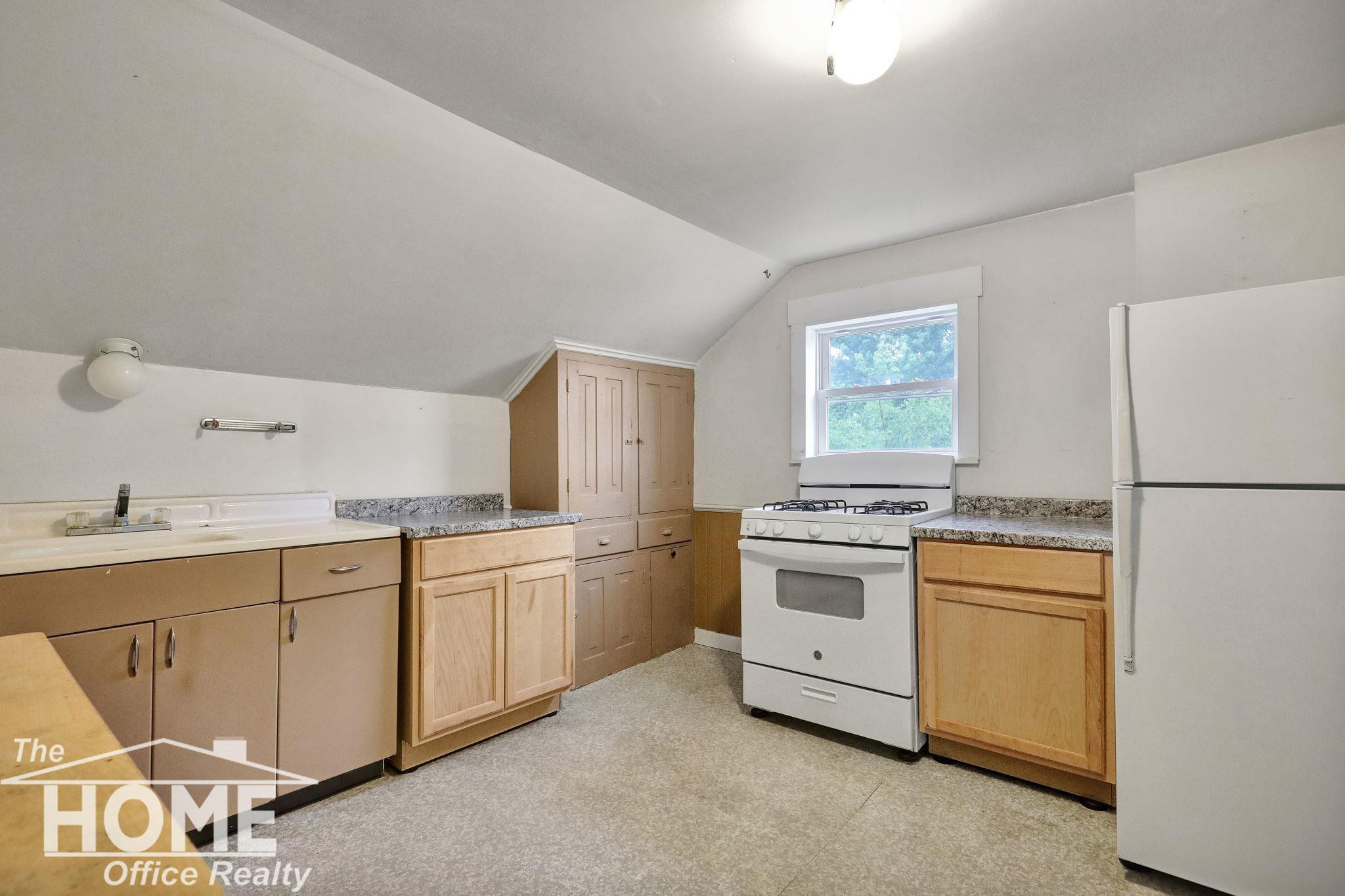 422 Clinton Street, Owosso, MI 48867 — Photo 2